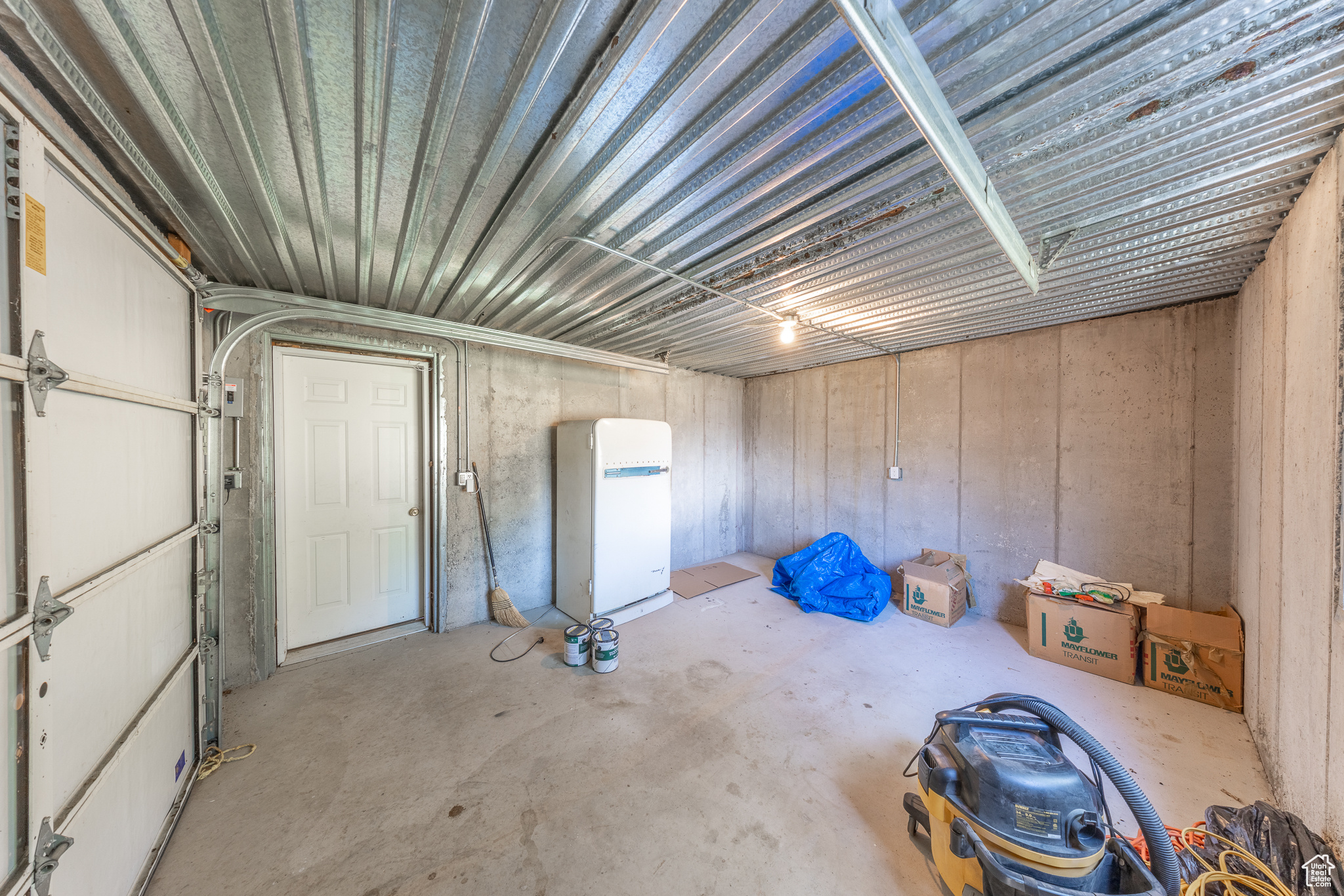 GRANADA HILLS - Residential