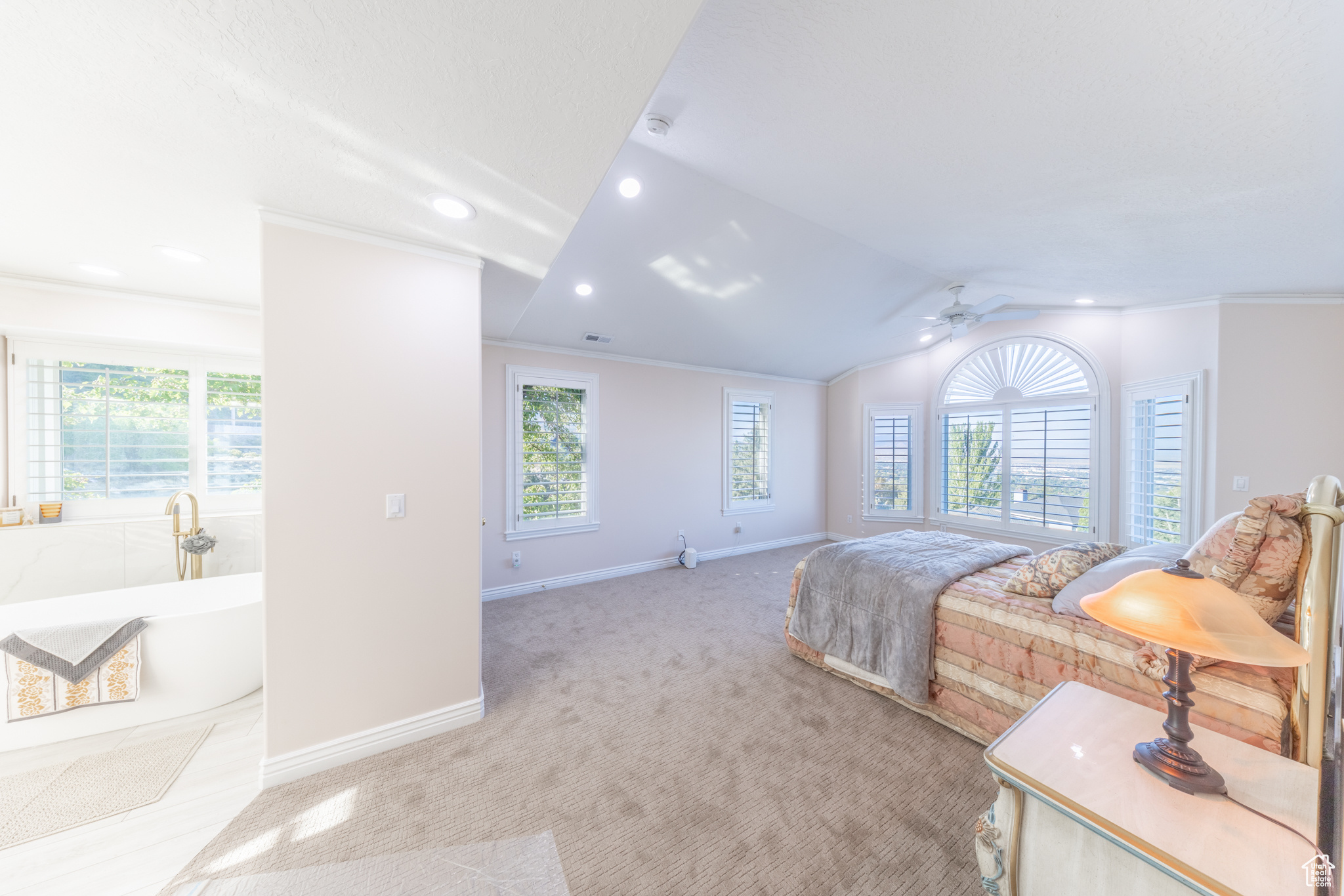 GRANADA HILLS - Residential