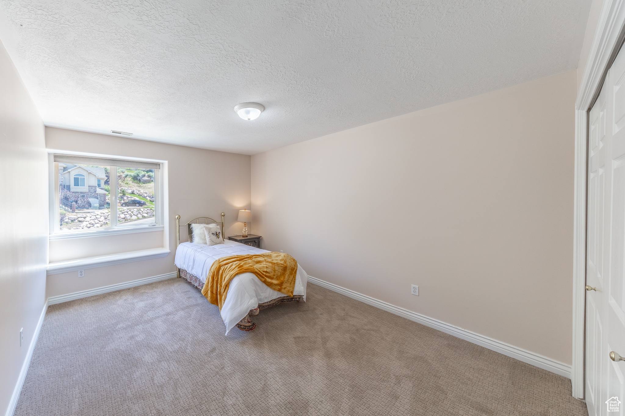 GRANADA HILLS - Residential