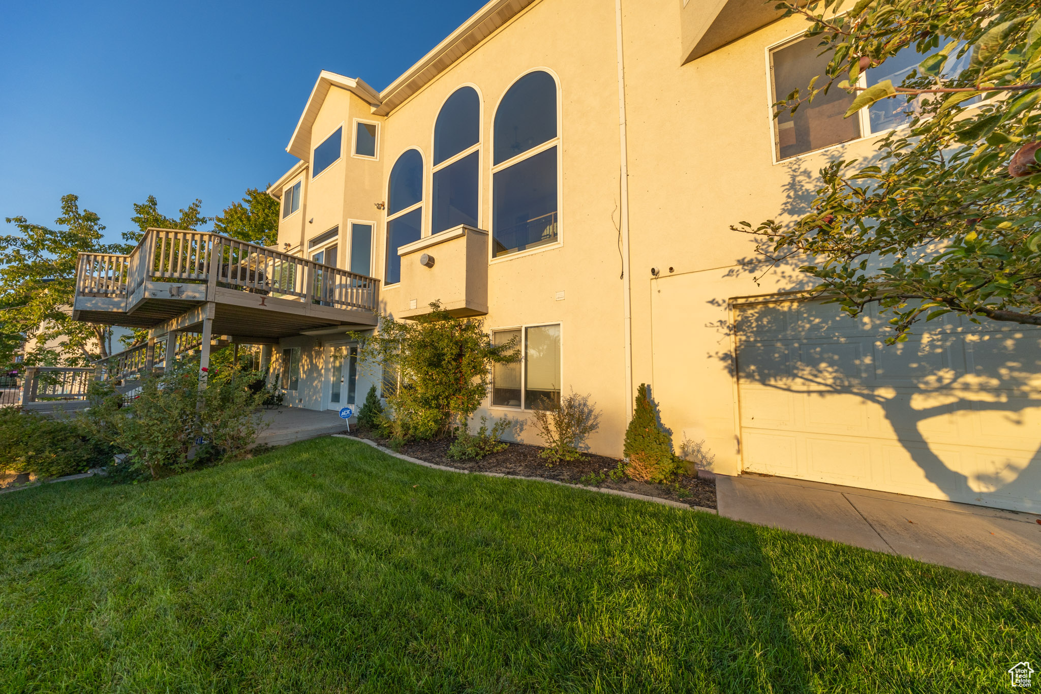 GRANADA HILLS - Residential