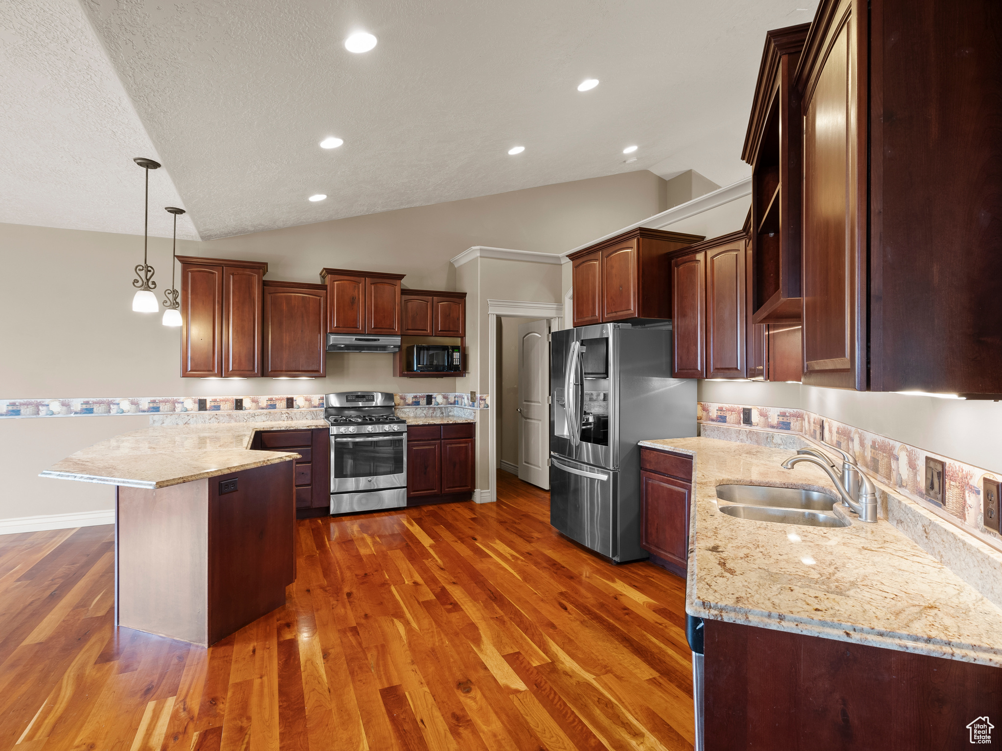 BROOKFIELD ESTATES - Residential