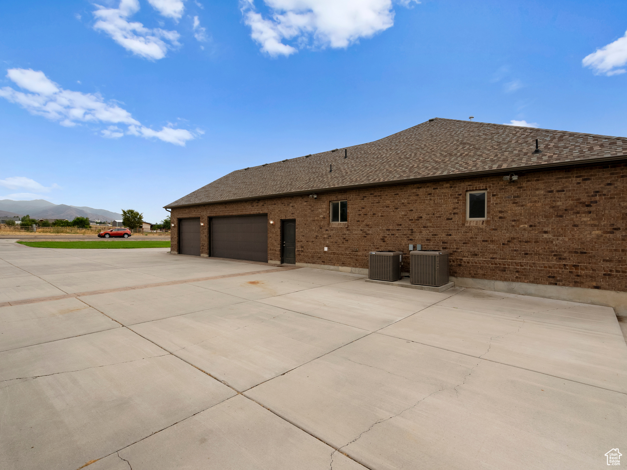 BROOKFIELD ESTATES - Residential