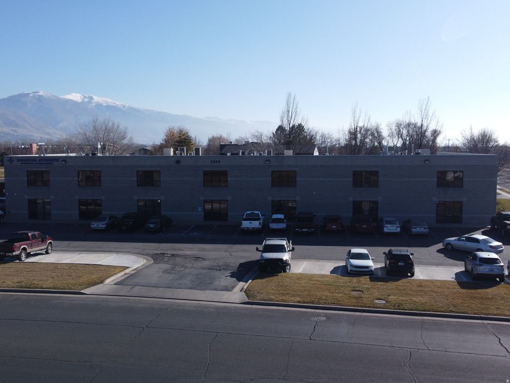 Photo of 1343 W FLINT MEADOW DR, Kaysville, UT 84037 (MLS # 2136467)