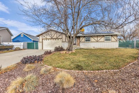 Photo of 5949 SANDUSKY CIR S, Murray, UT 84123 (MLS # 2133305)