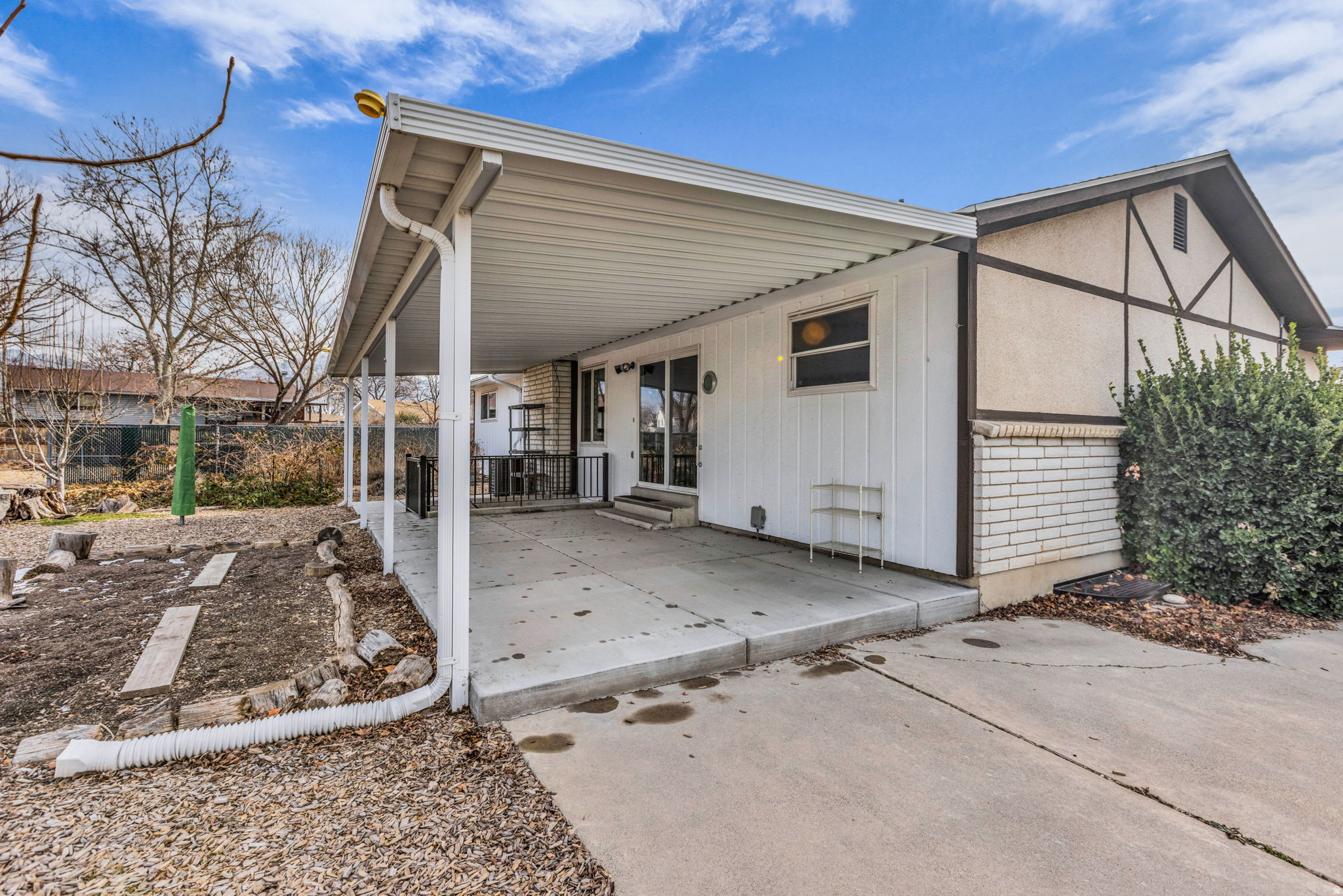 RIVERVIEW EAST - Residential