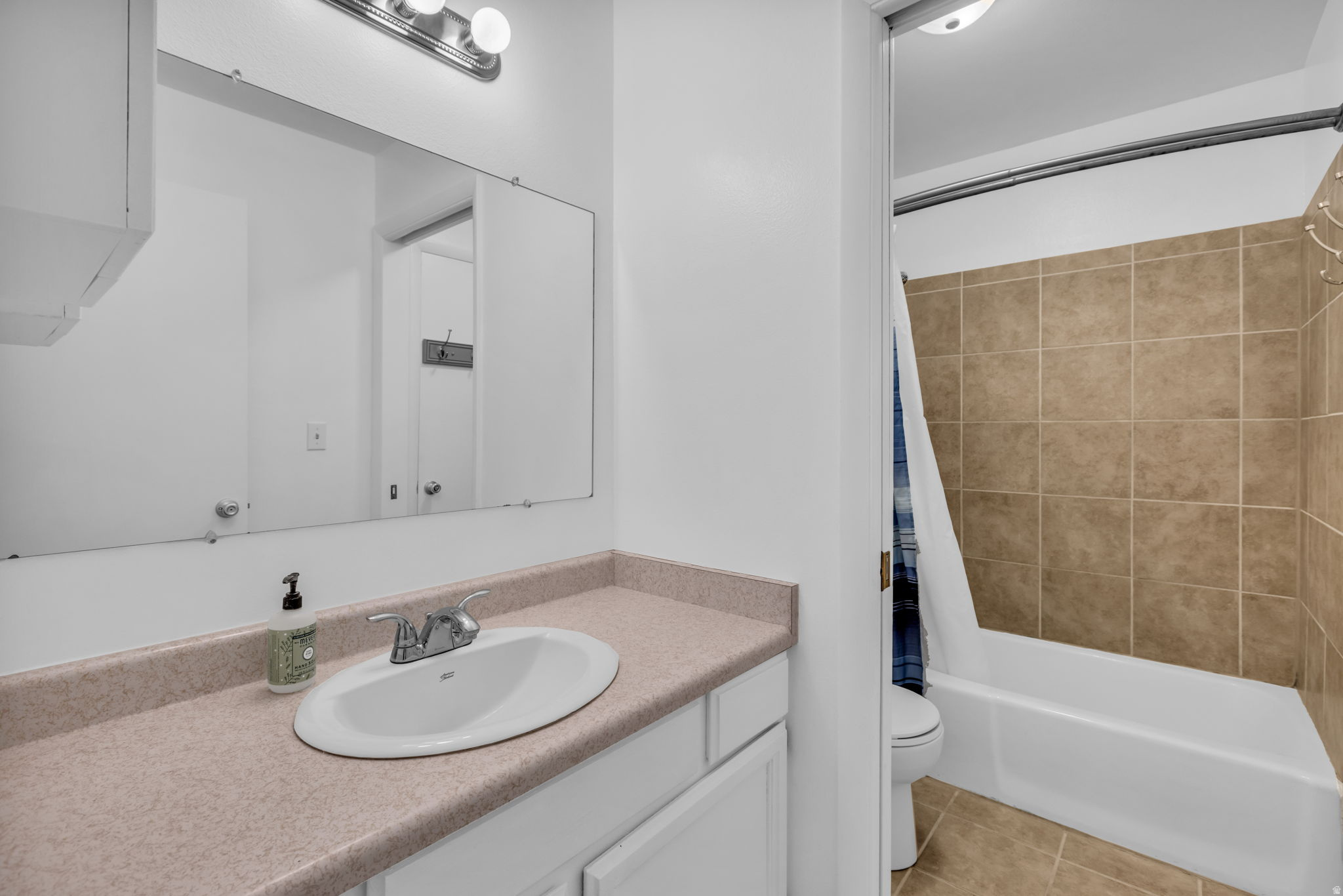 RIVERVIEW EAST - Residential