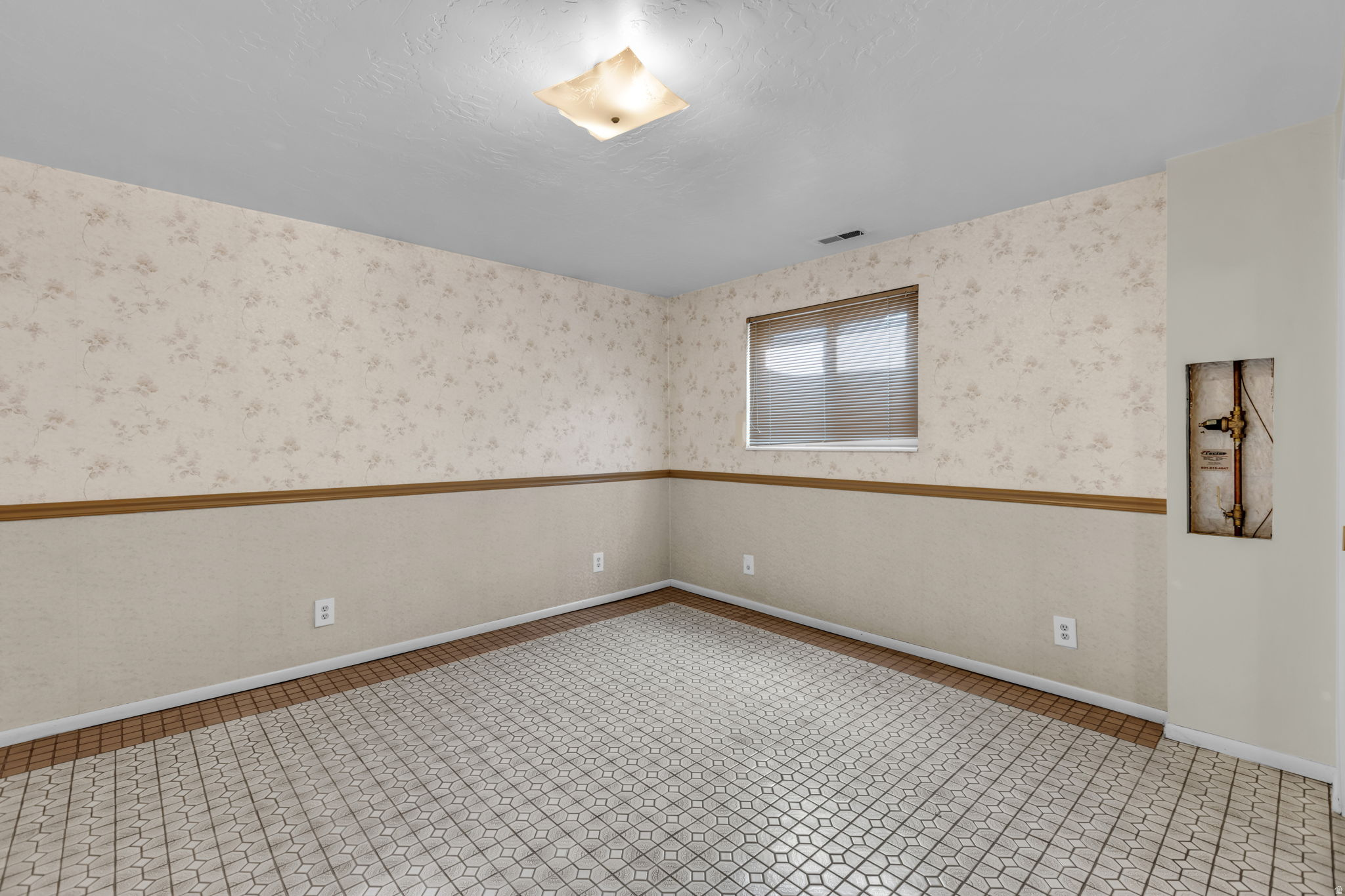 RIVERVIEW EAST - Residential