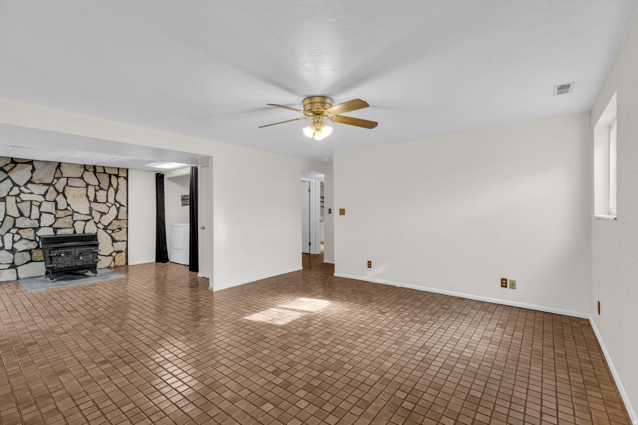 RIVERVIEW EAST - Residential