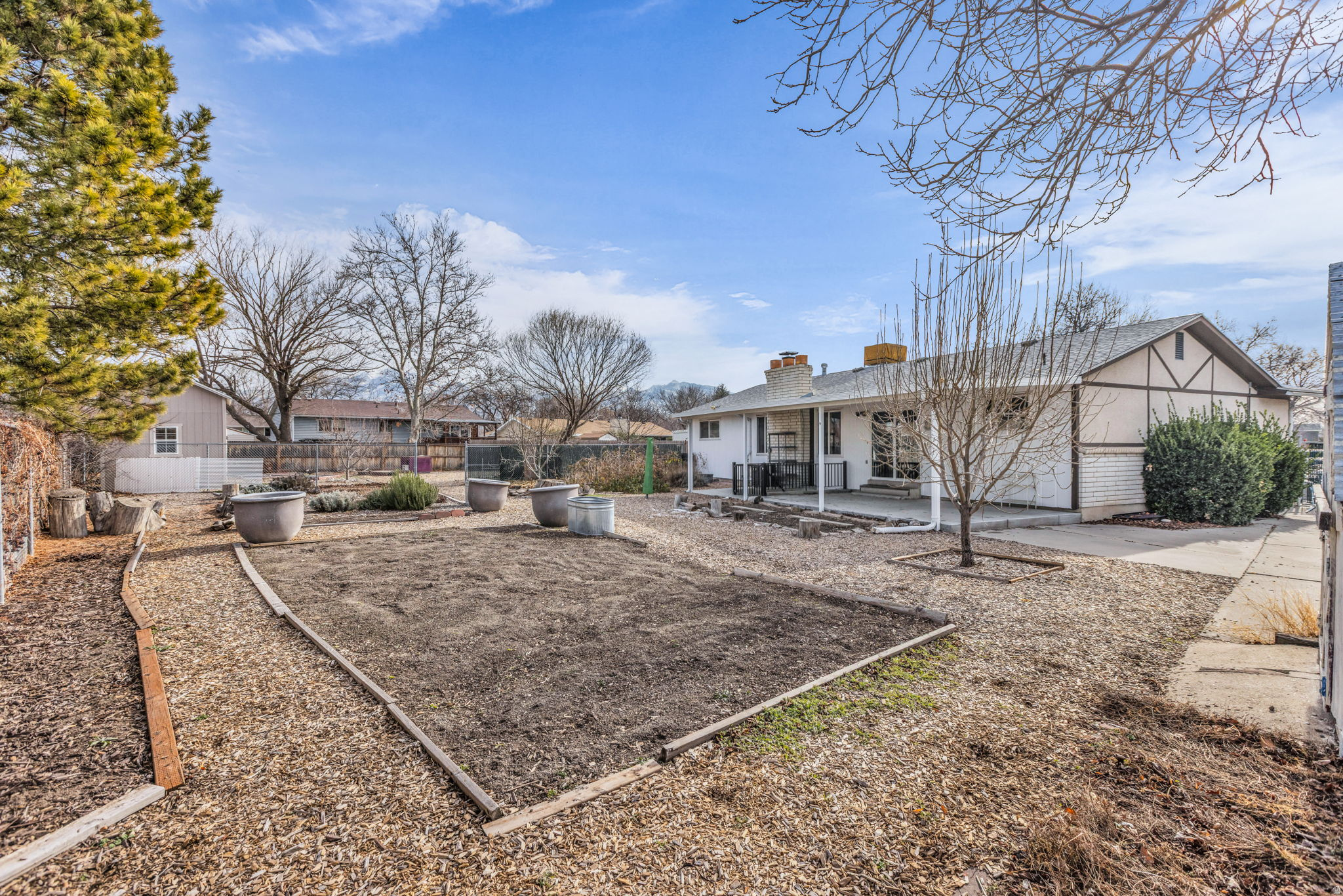 RIVERVIEW EAST - Residential