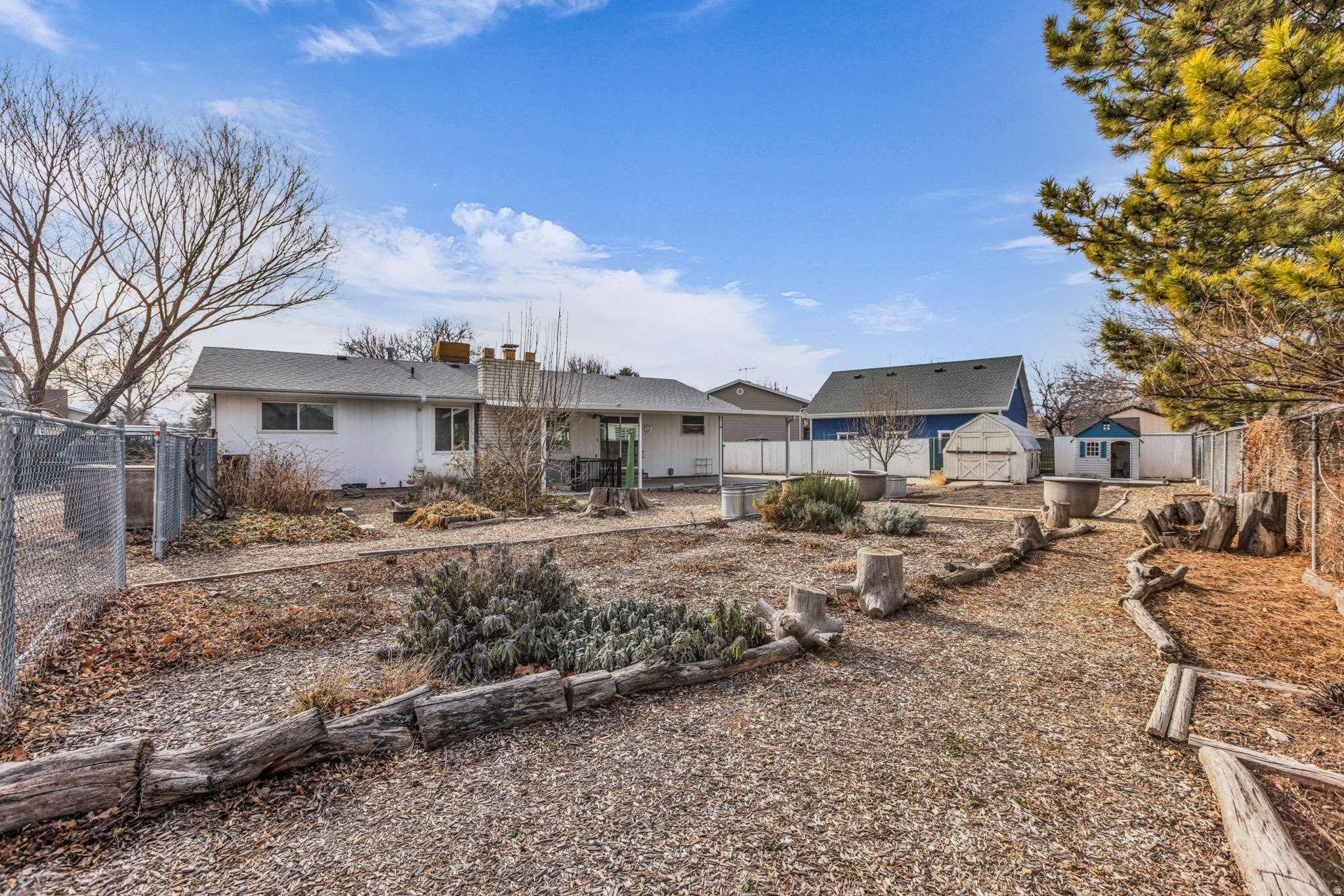 RIVERVIEW EAST - Residential