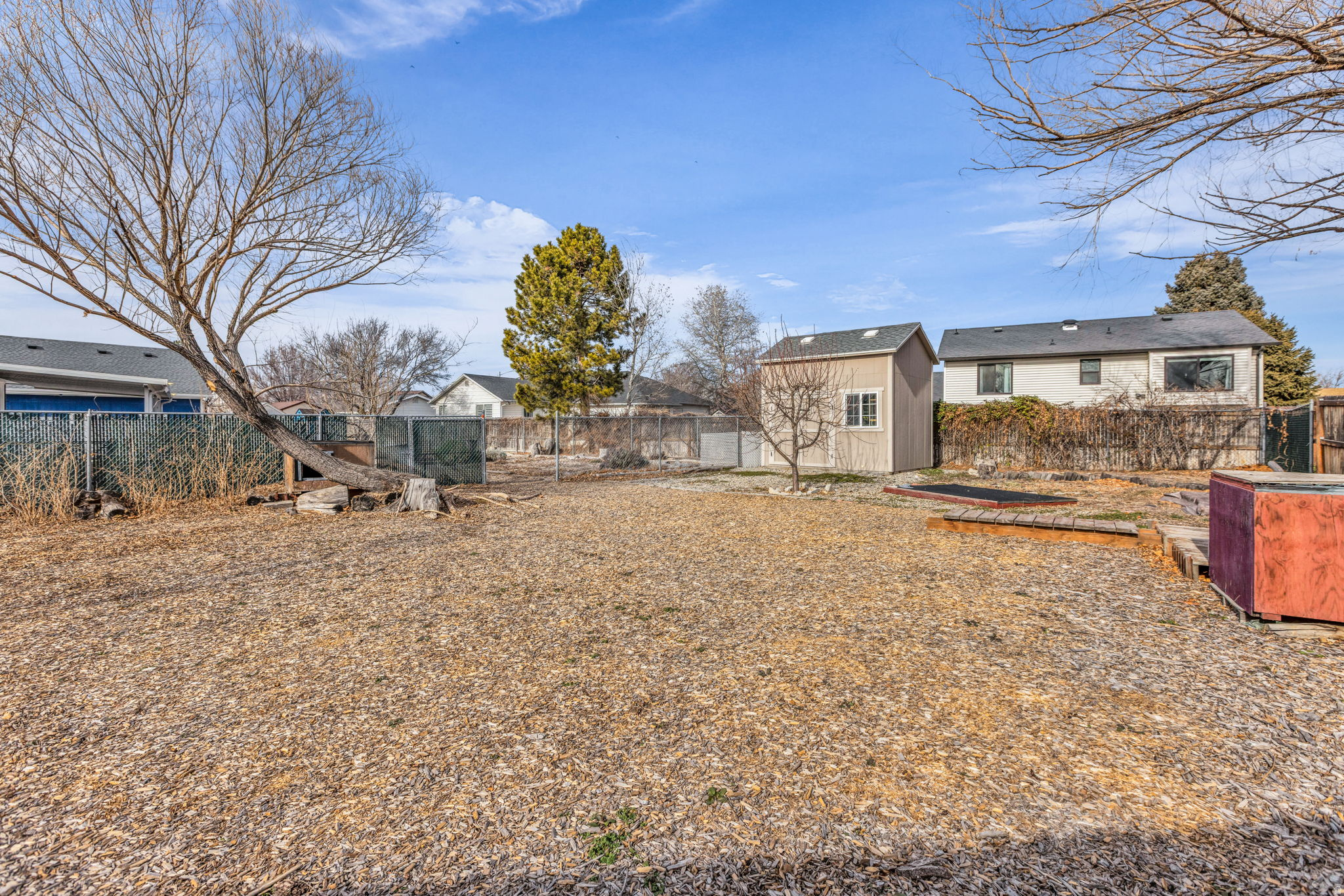 RIVERVIEW EAST - Residential