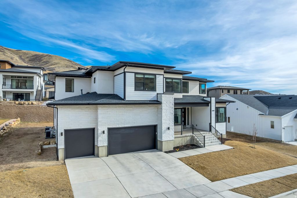 Photo of 5866 N FOX CANYON RD, Lehi, UT 84048 (MLS # 2141082)