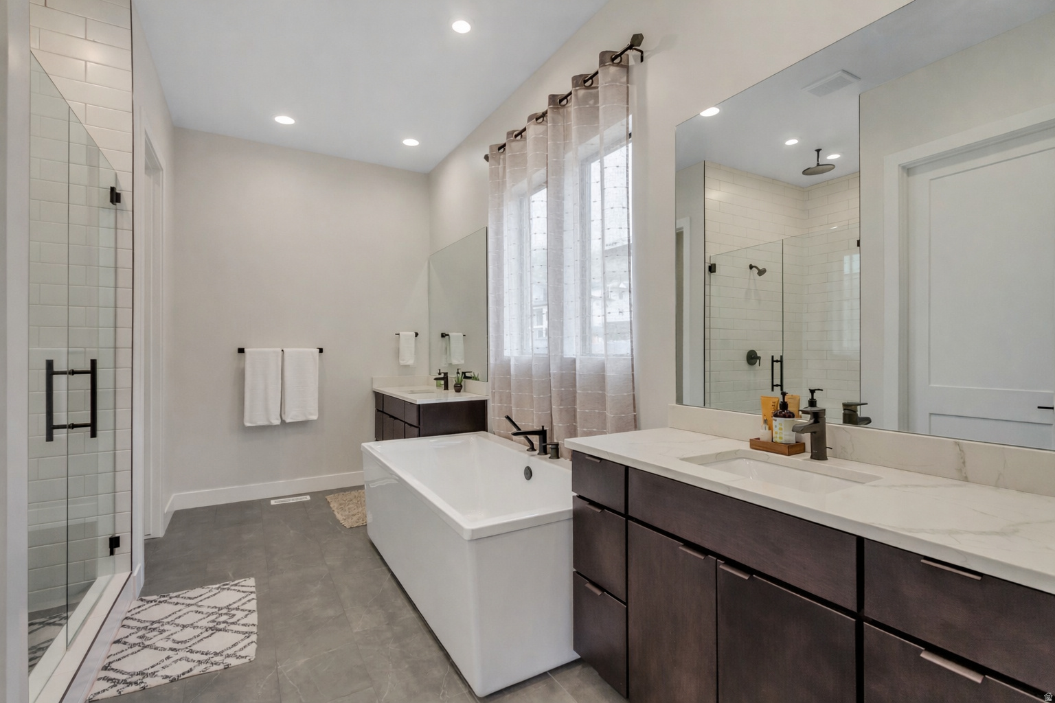 CANYON POINT - Residential