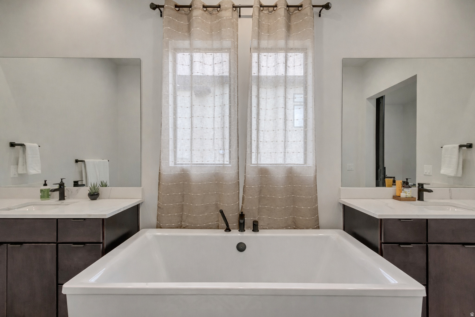 CANYON POINT - Residential