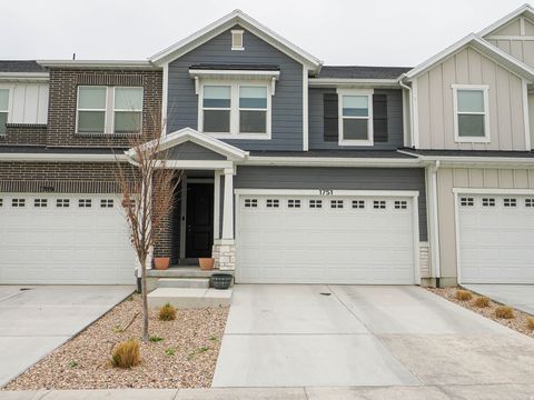 Photo of 1751 N BLAZE LN, Saratoga Springs, UT 84045 (MLS # 2146051)