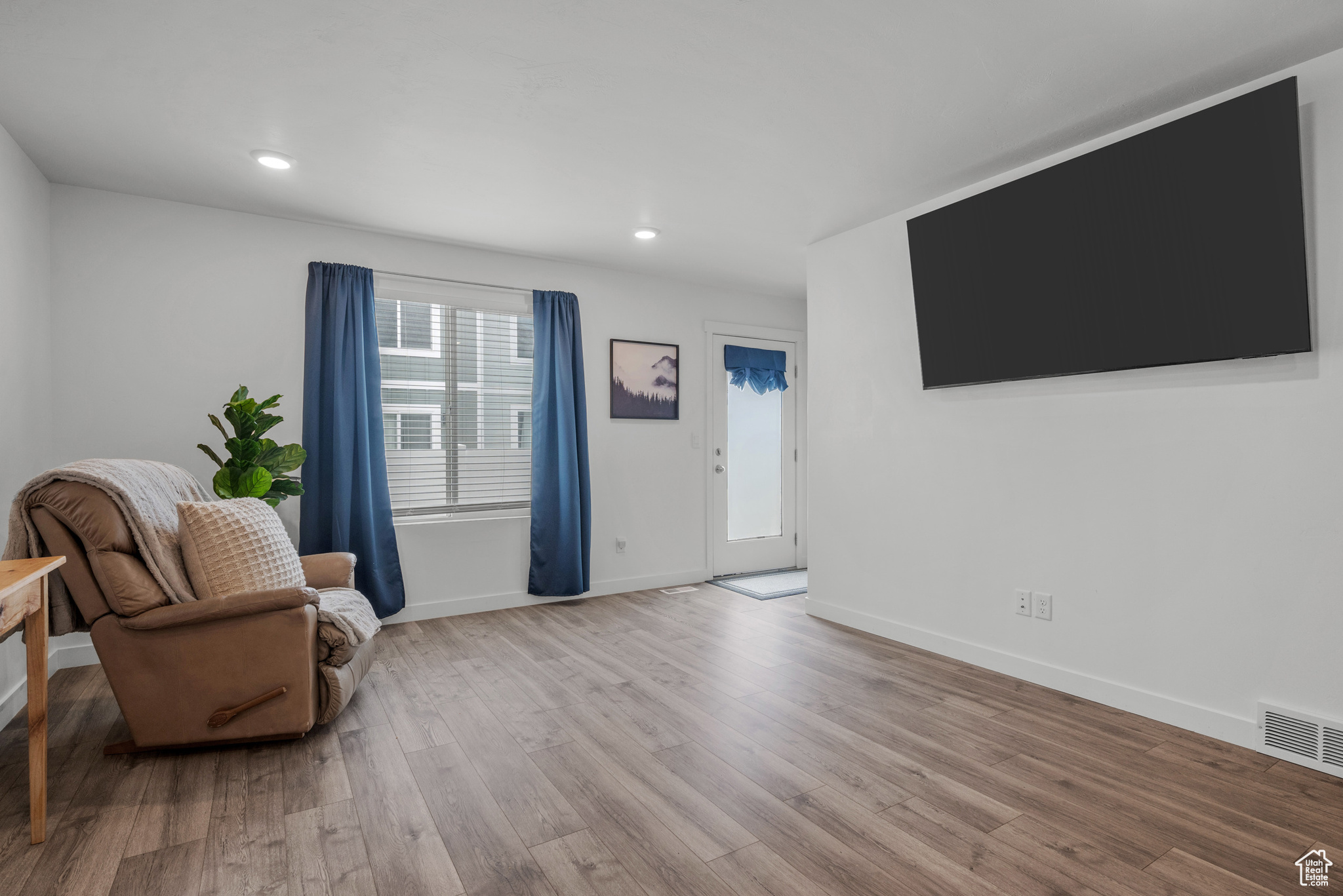 EAGLE POINT TOWNHOME - Residential