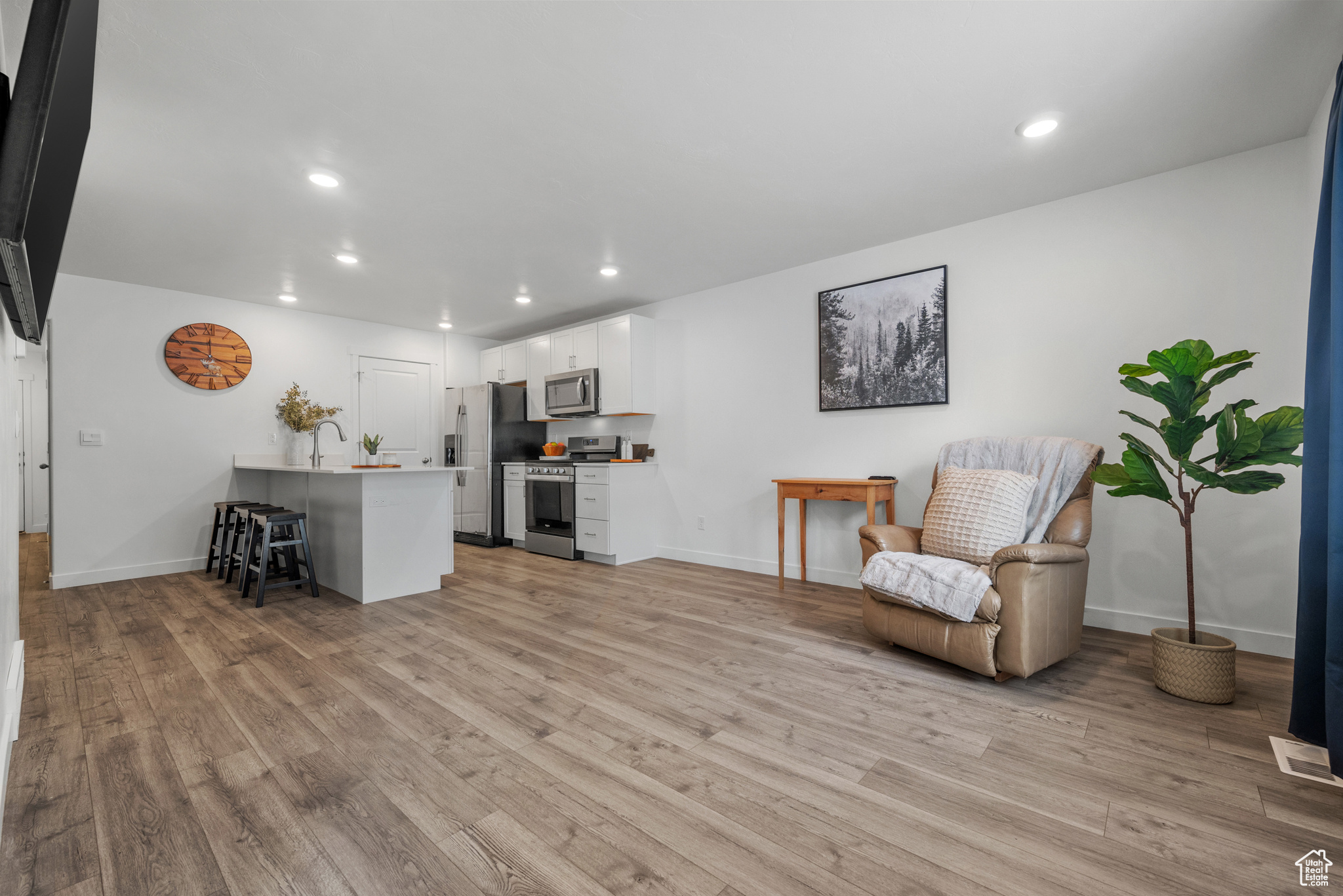 EAGLE POINT TOWNHOME - Residential