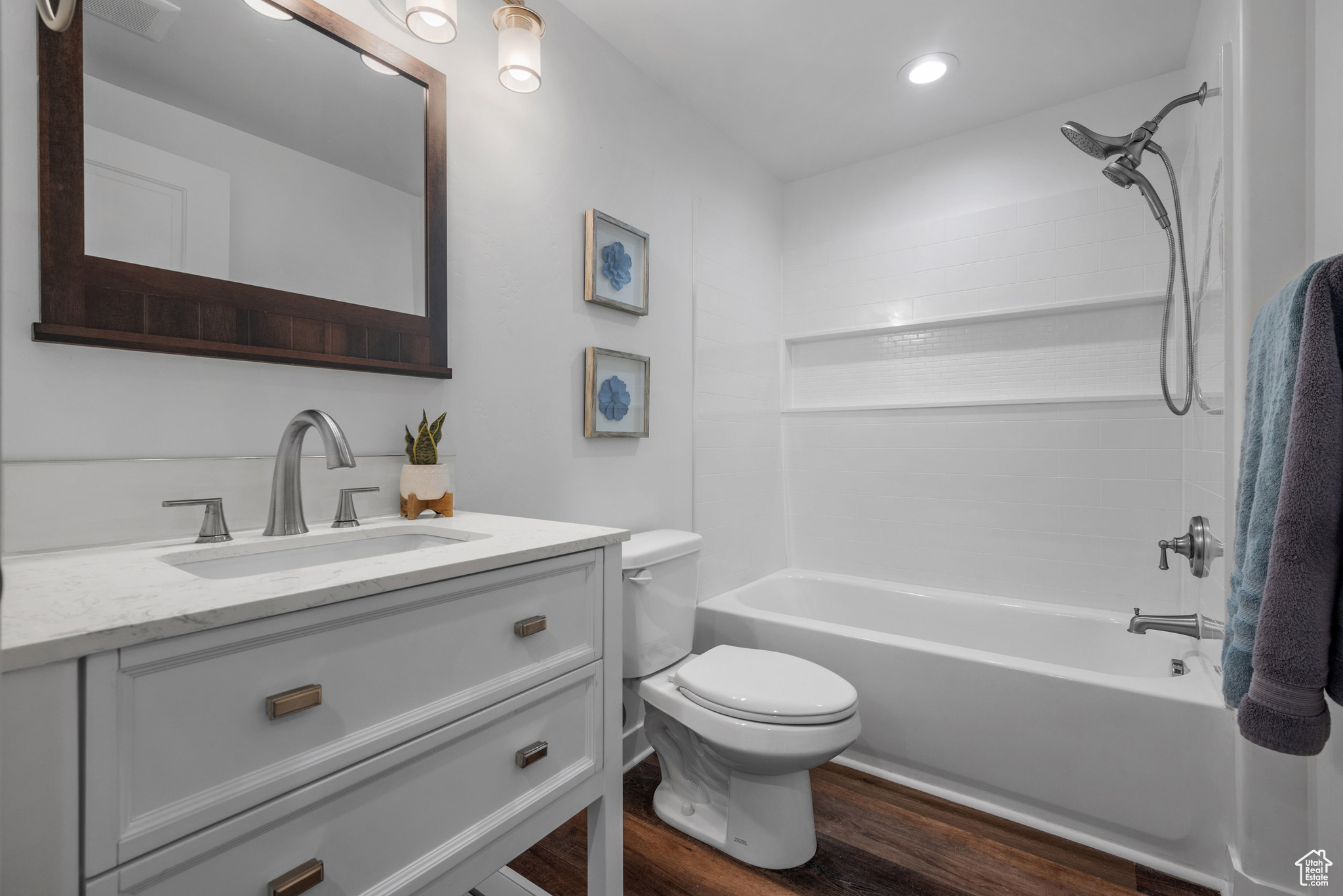 EAGLE POINT TOWNHOME - Residential