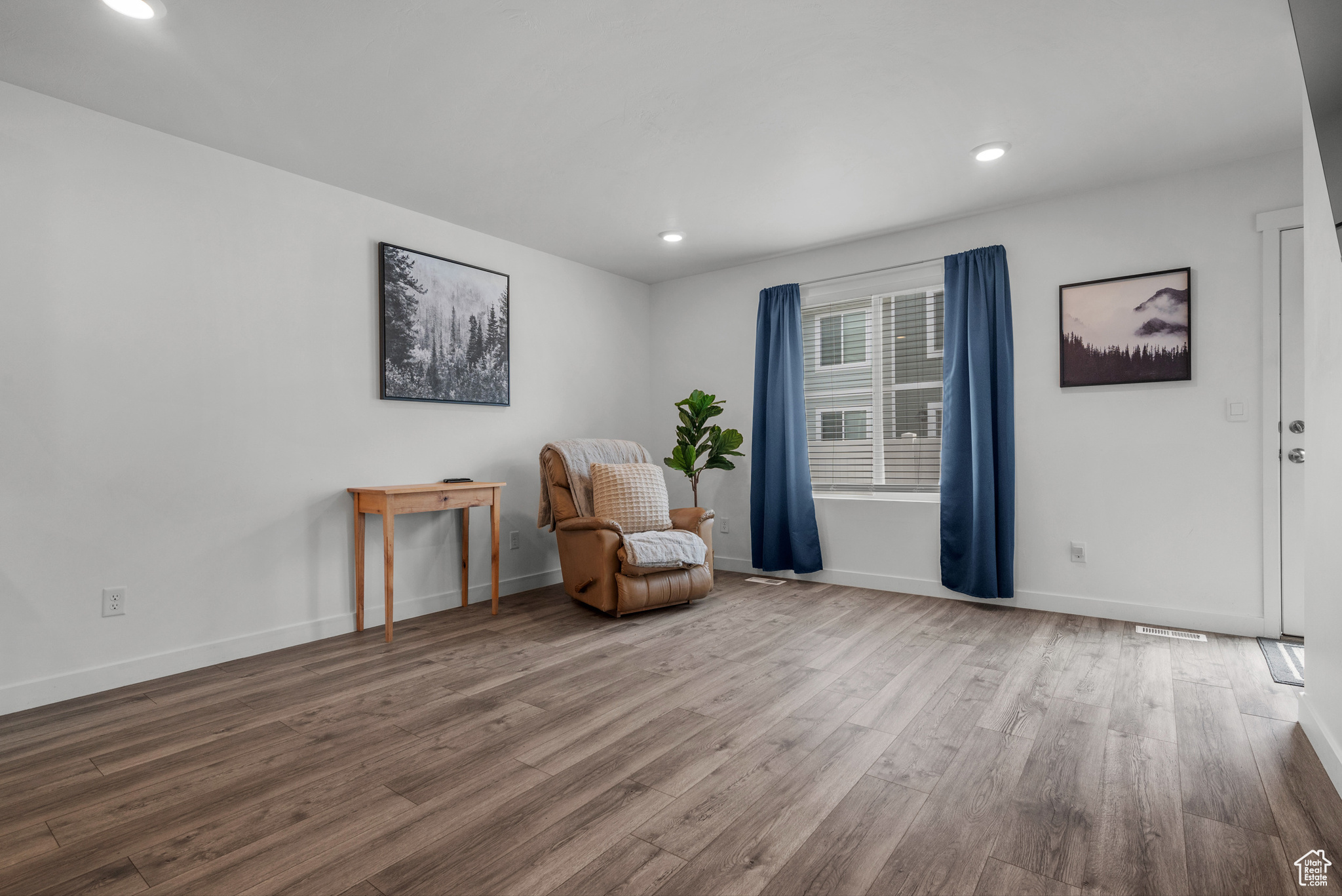 EAGLE POINT TOWNHOME - Residential