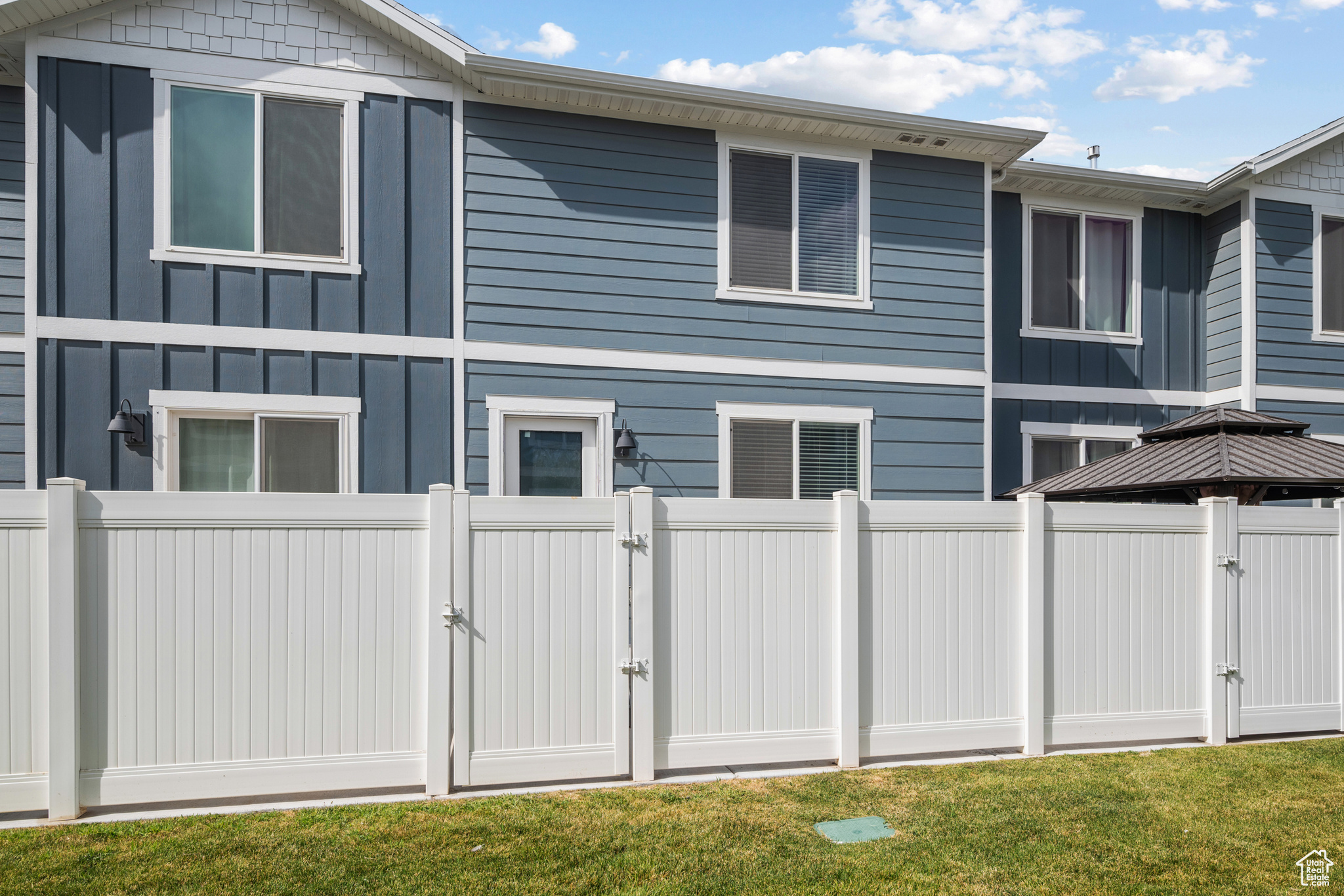 EAGLE POINT TOWNHOME - Residential