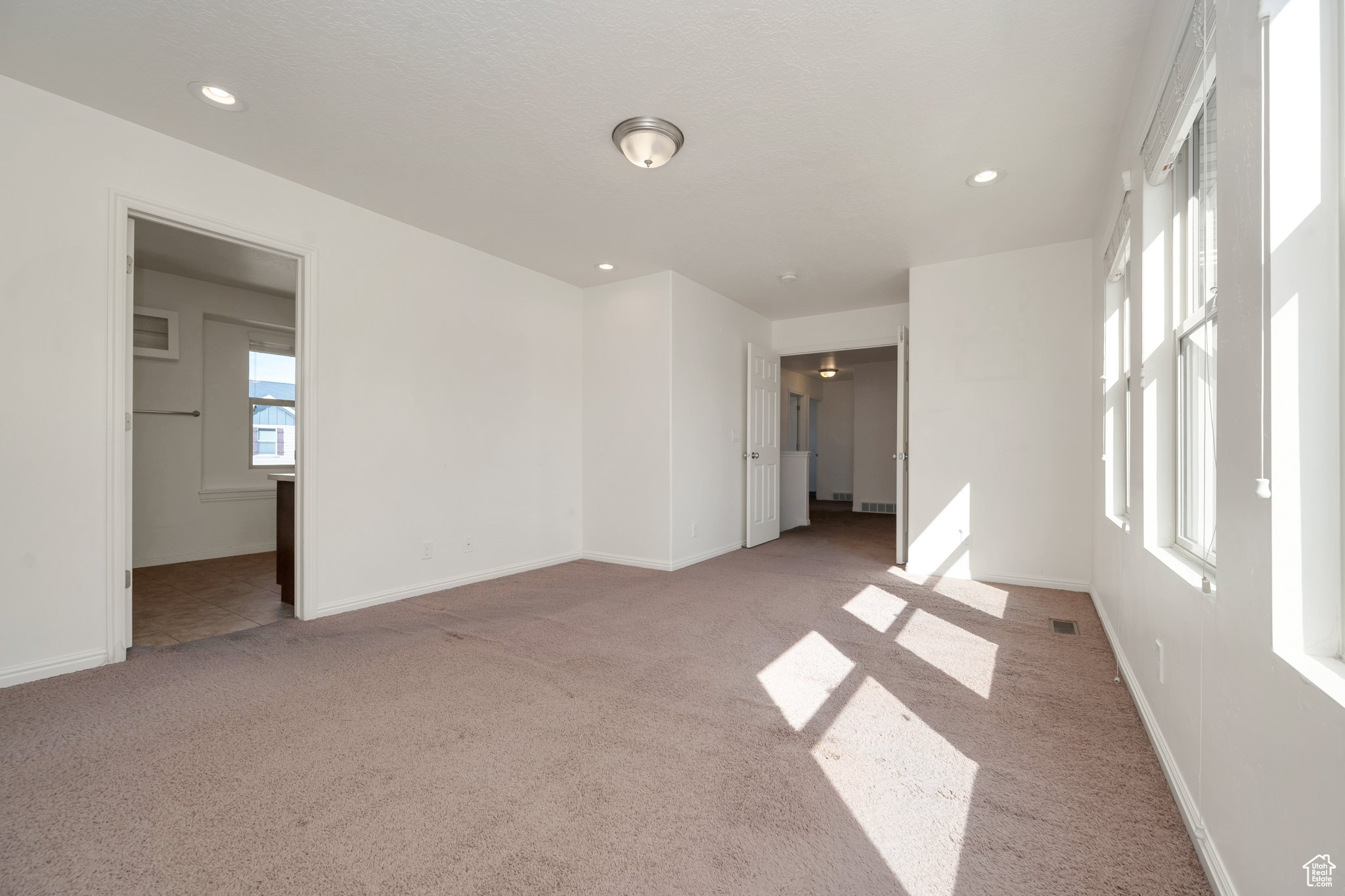 208 E Flicker Dr, Sandy, Utah image 12