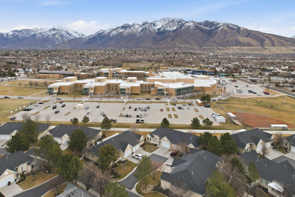 Photo of 11873 S COTTAGE VIEW LN, Draper, UT 84020 (MLS # 2141214)