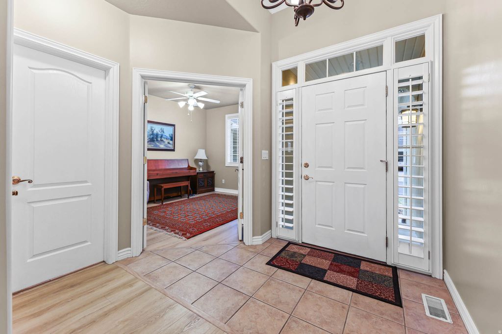 Photo of 11873 S COTTAGE VIEW LN, Draper, UT 84020 (MLS # 2141214)