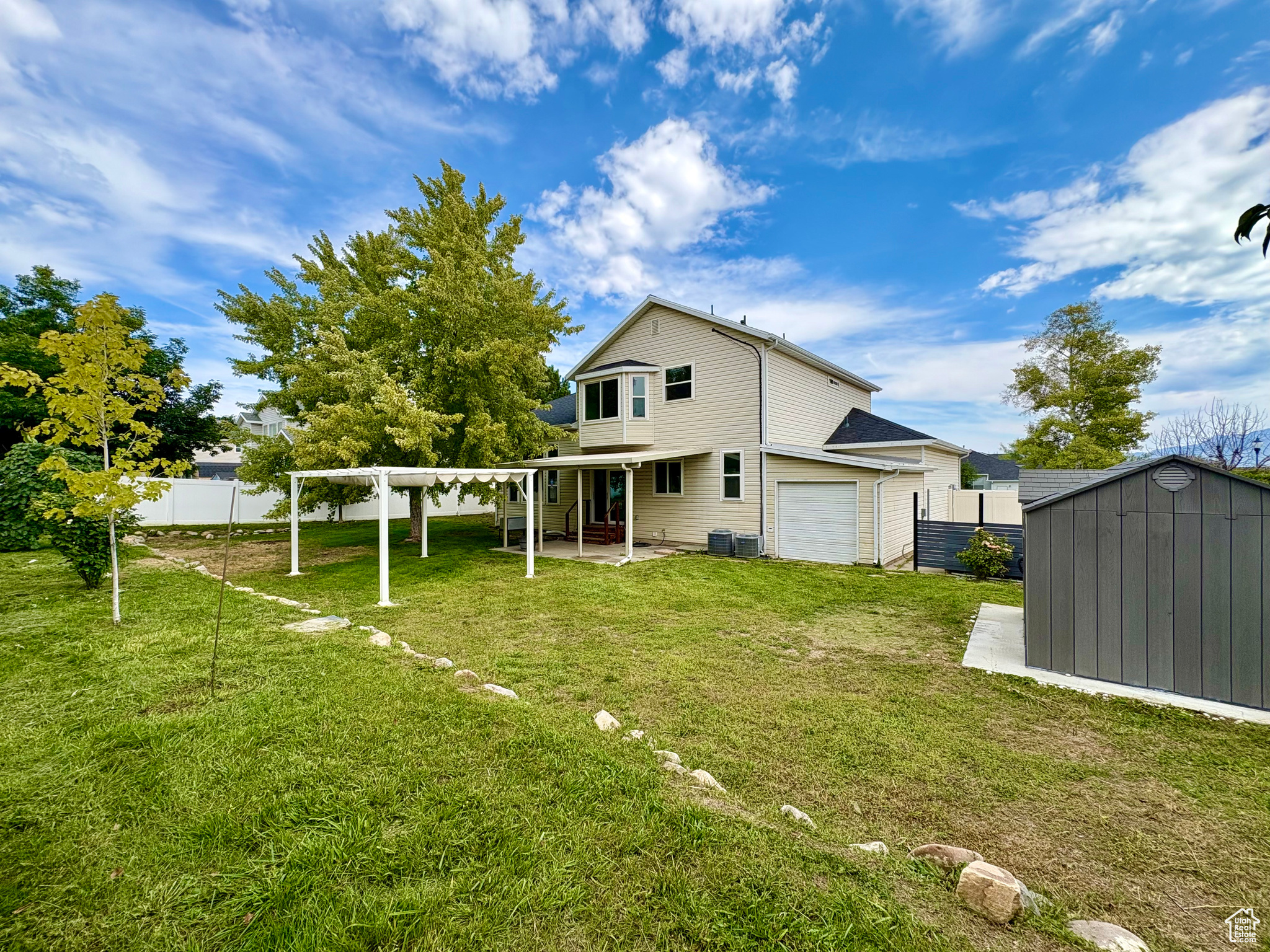 MOUNTAIN VISTA - Residential