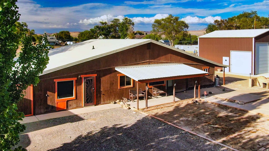 Photo of 345 E TIDWELL AVE, Green River, UT 84525 (MLS # 2183426)
