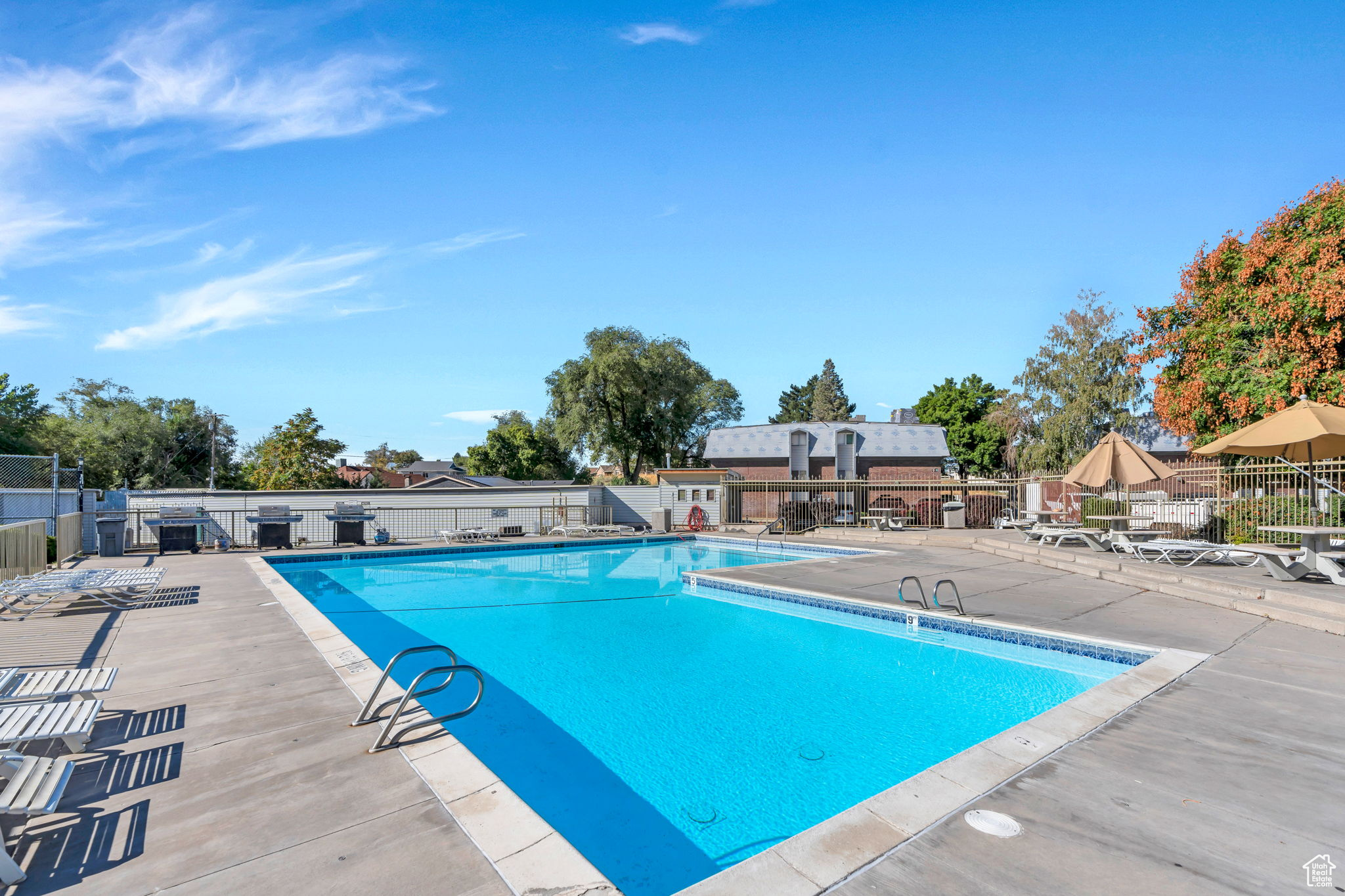 WILLOWBROOK HILL CONDOMINIUMS - Residential