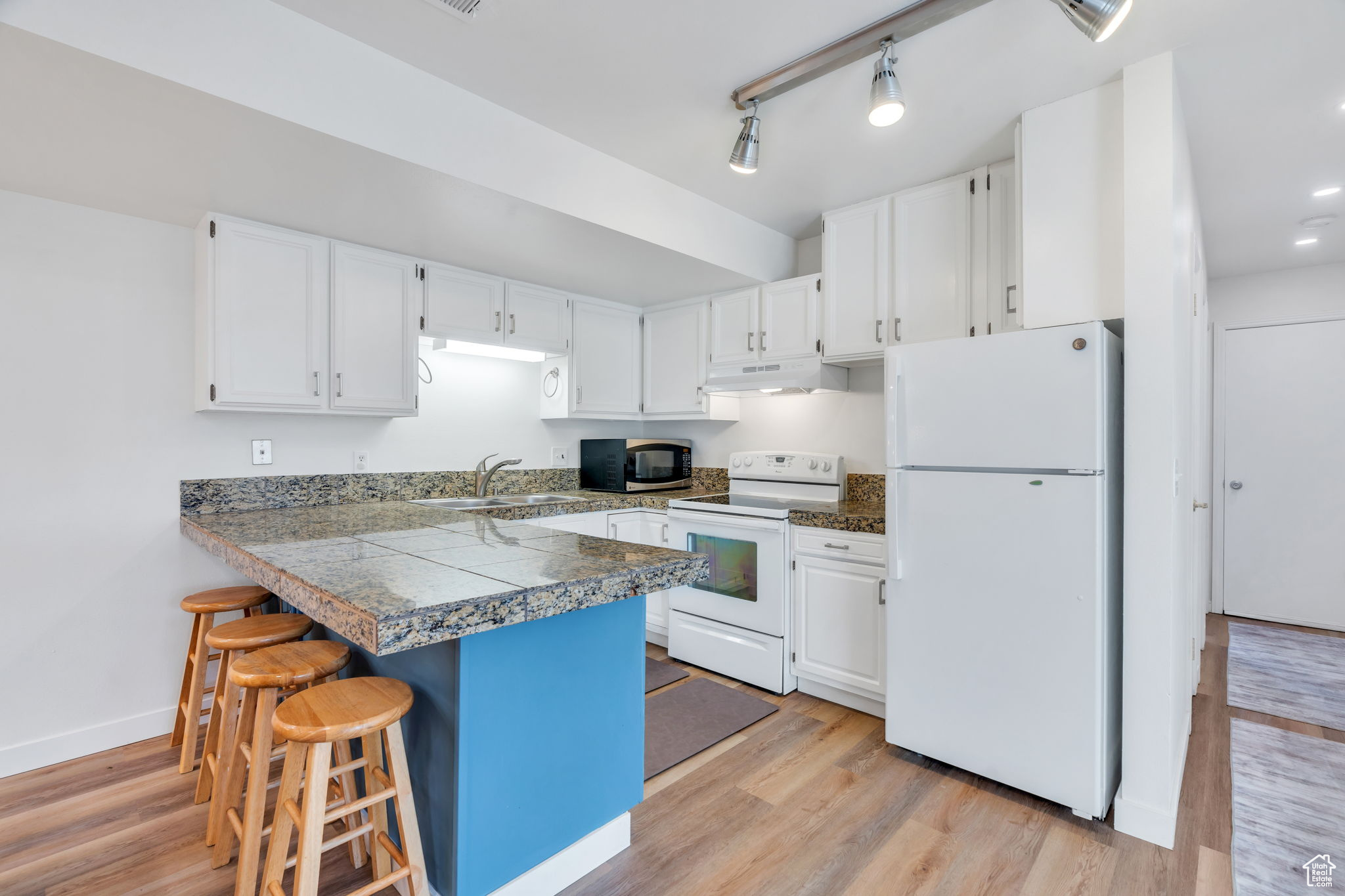 WILLOWBROOK HILL CONDOMINIUMS - Residential