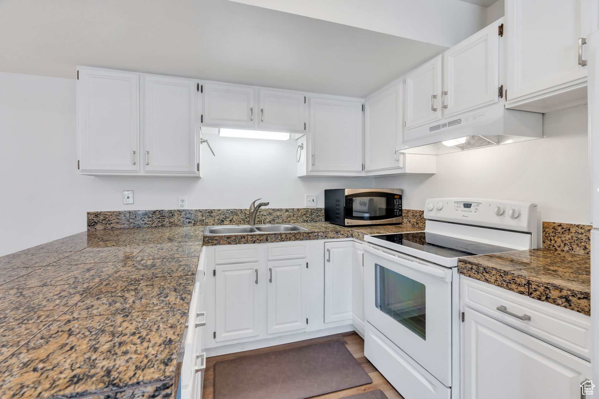 WILLOWBROOK HILL CONDOMINIUMS - Residential