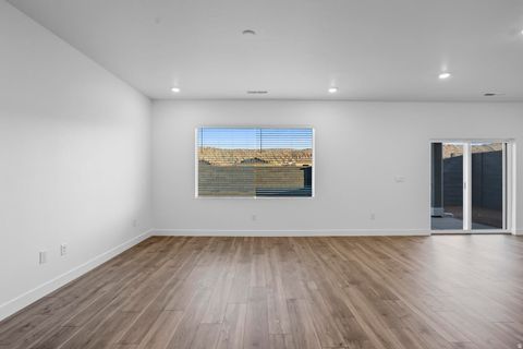 Tiny photo for 1552 S STAIRCASE WAY #4105, Washington, UT 84780 (MLS # 2124723)