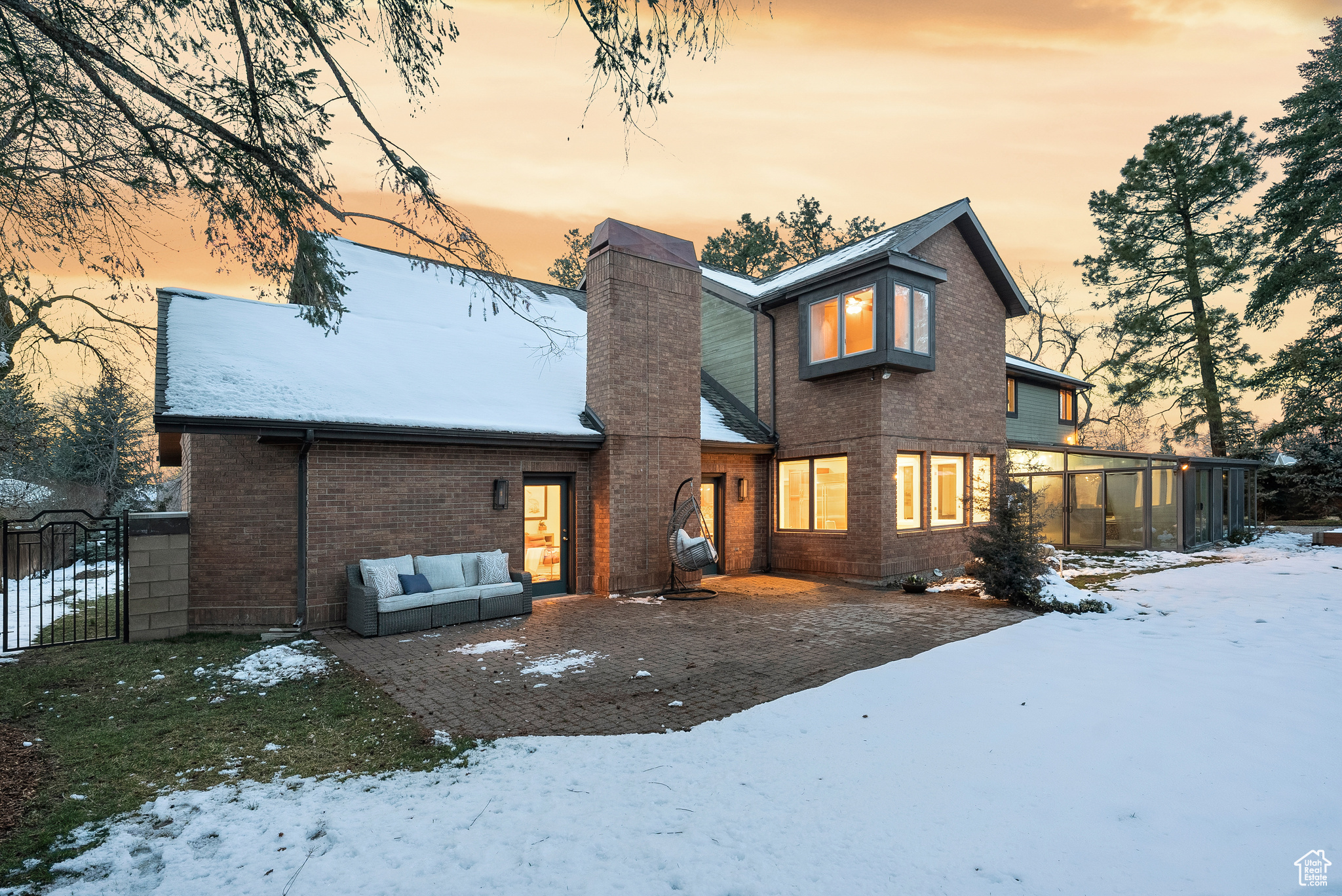 Holladay, Utah 84117, United States, 5 Bedrooms Bedrooms, ,4 BathroomsBathrooms,Residential,Active,93442