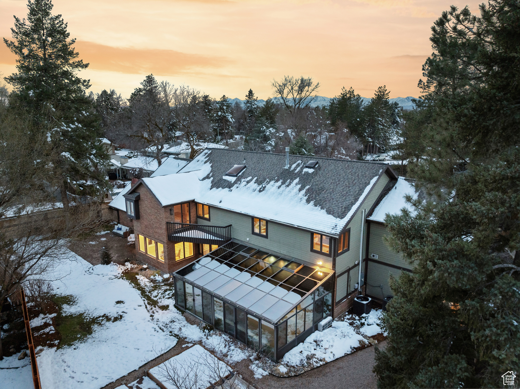 Holladay, Utah 84117, United States, 5 Bedrooms Bedrooms, ,4 BathroomsBathrooms,Residential,Active,93442