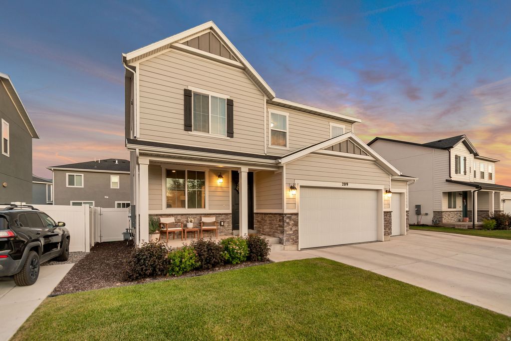 Photo of 209 W WILLET DR, Salem, UT 84653 (MLS # 2167734)