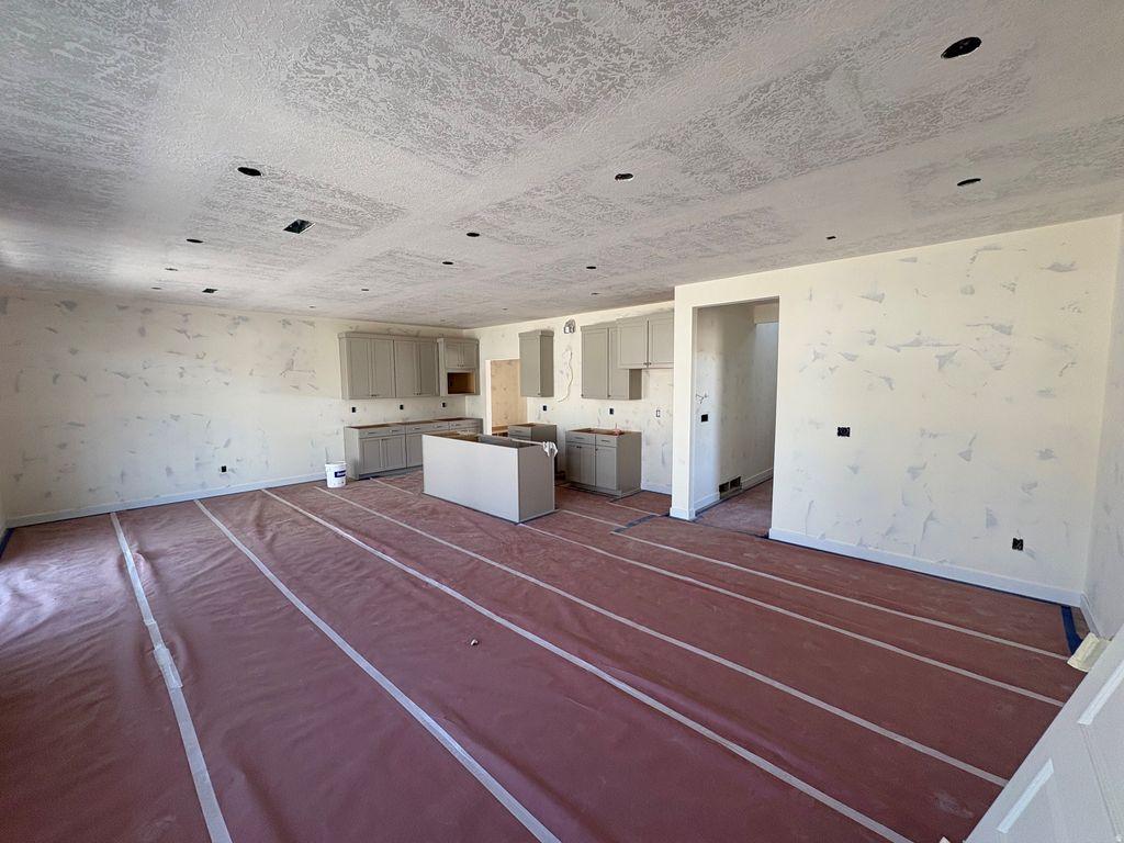 Photo of 1077 W LINDEN LN S #29, Woods Cross, UT 84087 (MLS # 2153466)