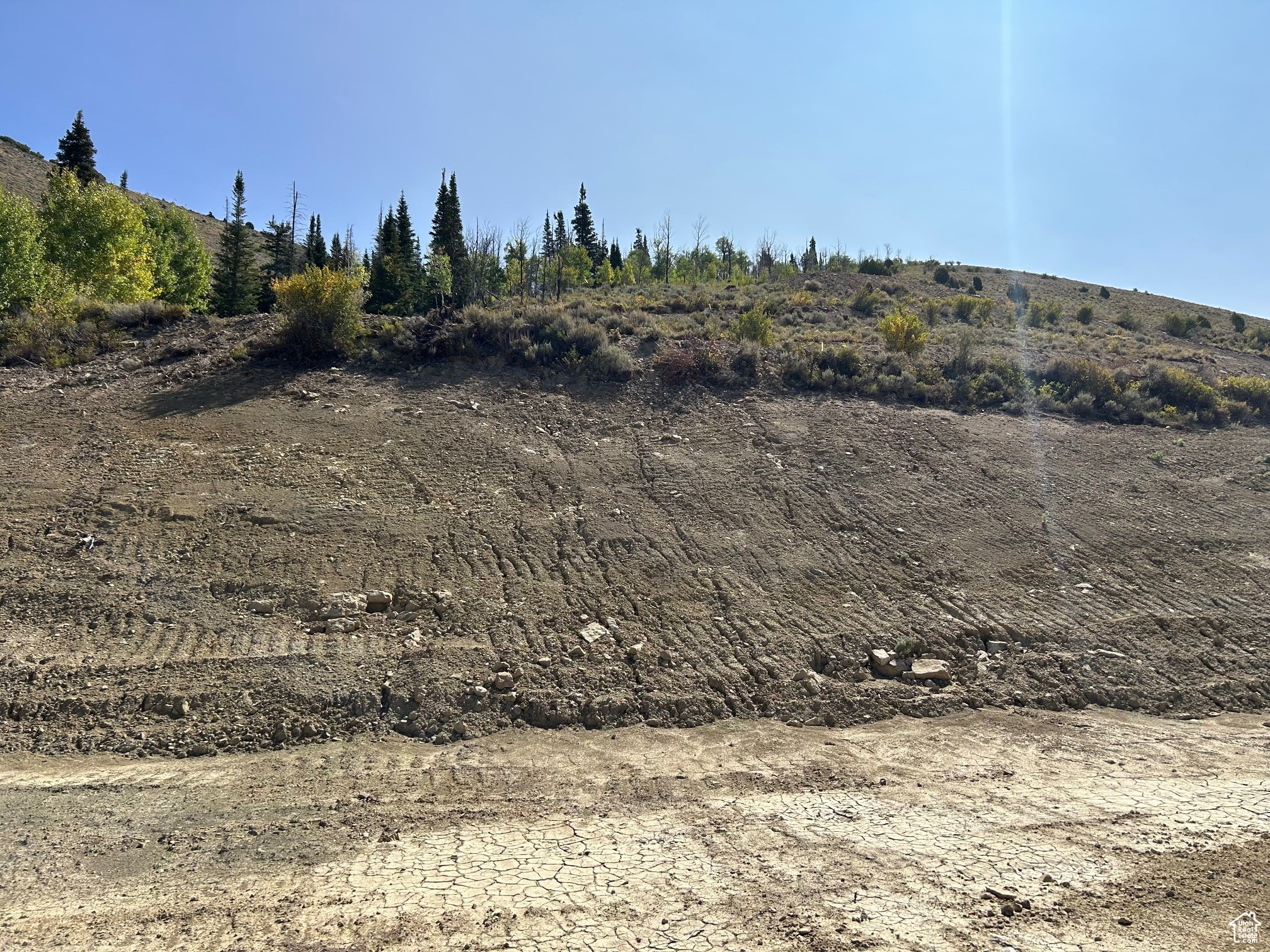 MOUNTAIN RETREAT - Land