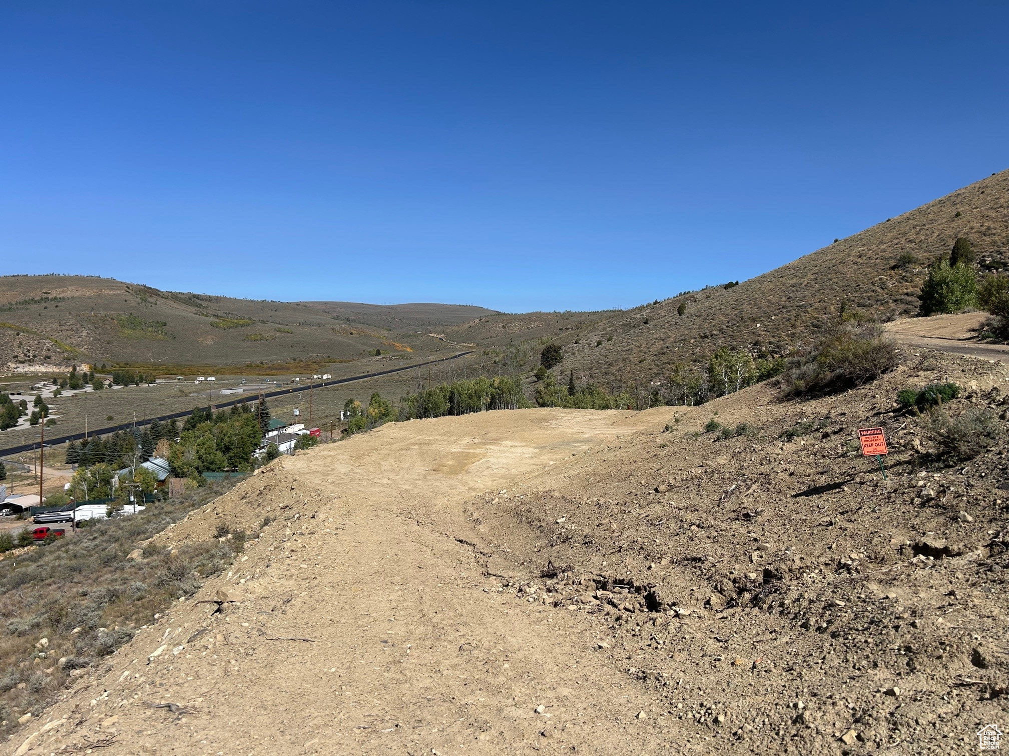 MOUNTAIN RETREAT - Land