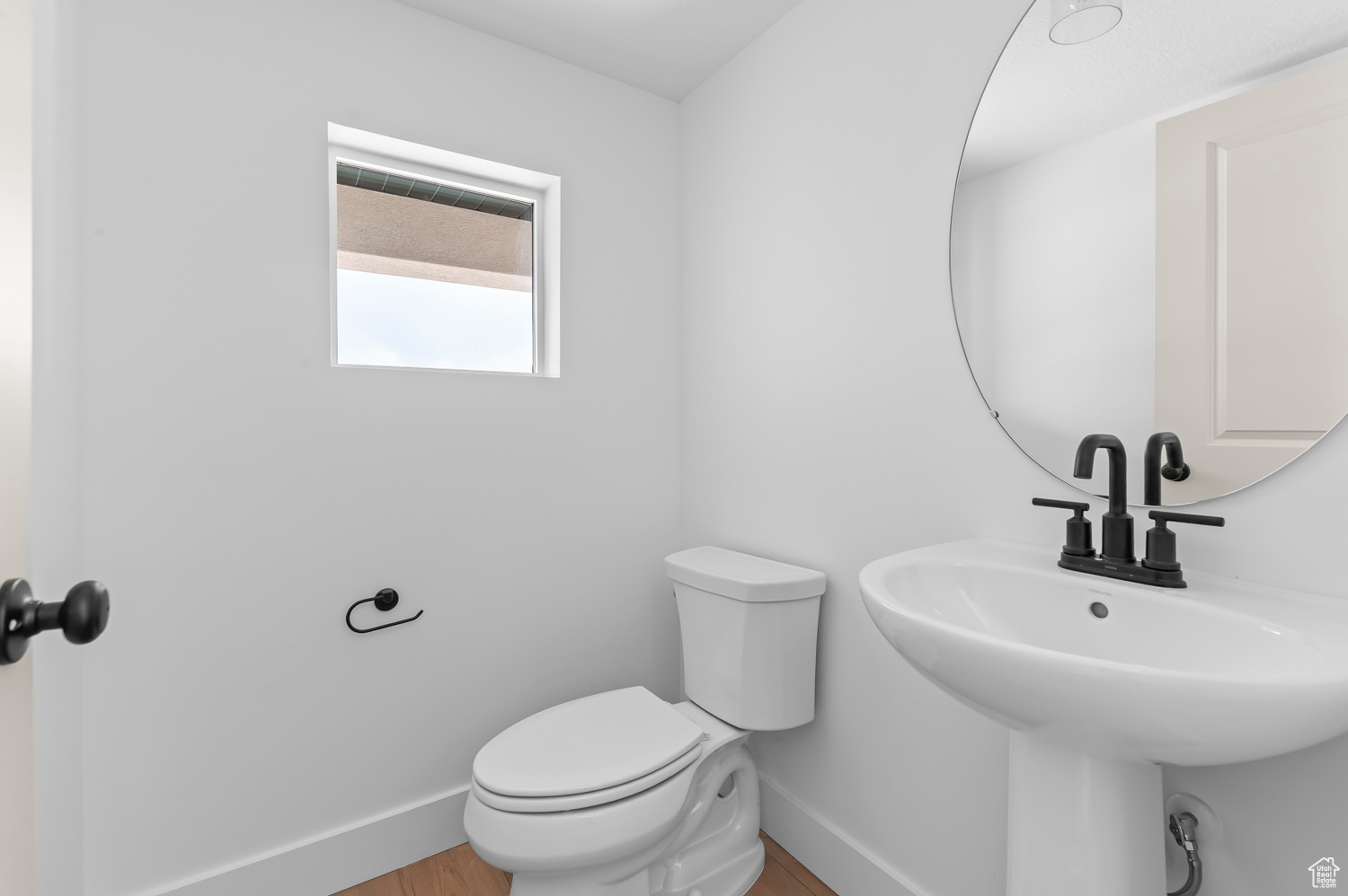 BROADVIEW SHORES COTTAGES 745 - Residential