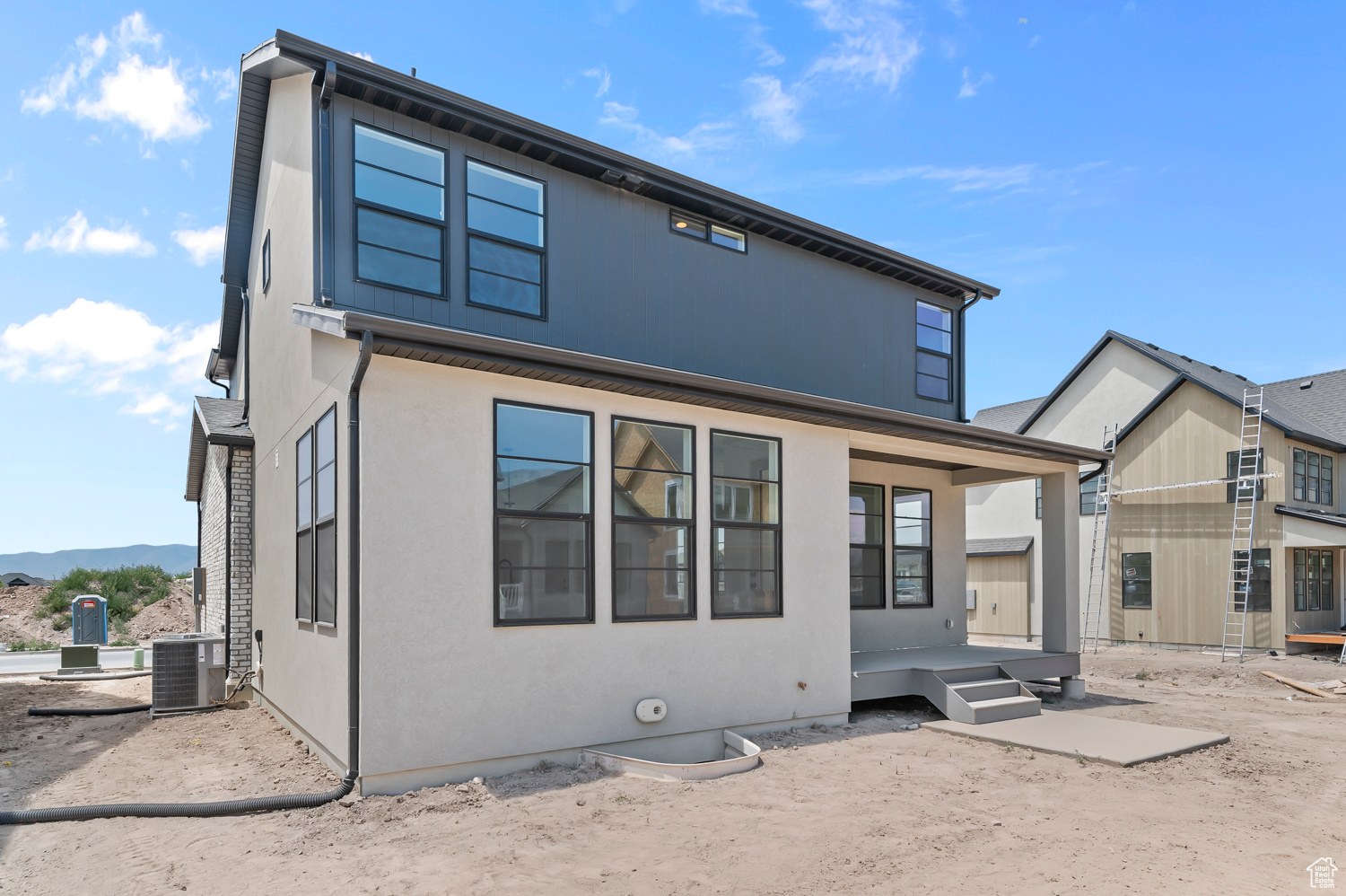 BROADVIEW SHORES COTTAGES 745 - Residential