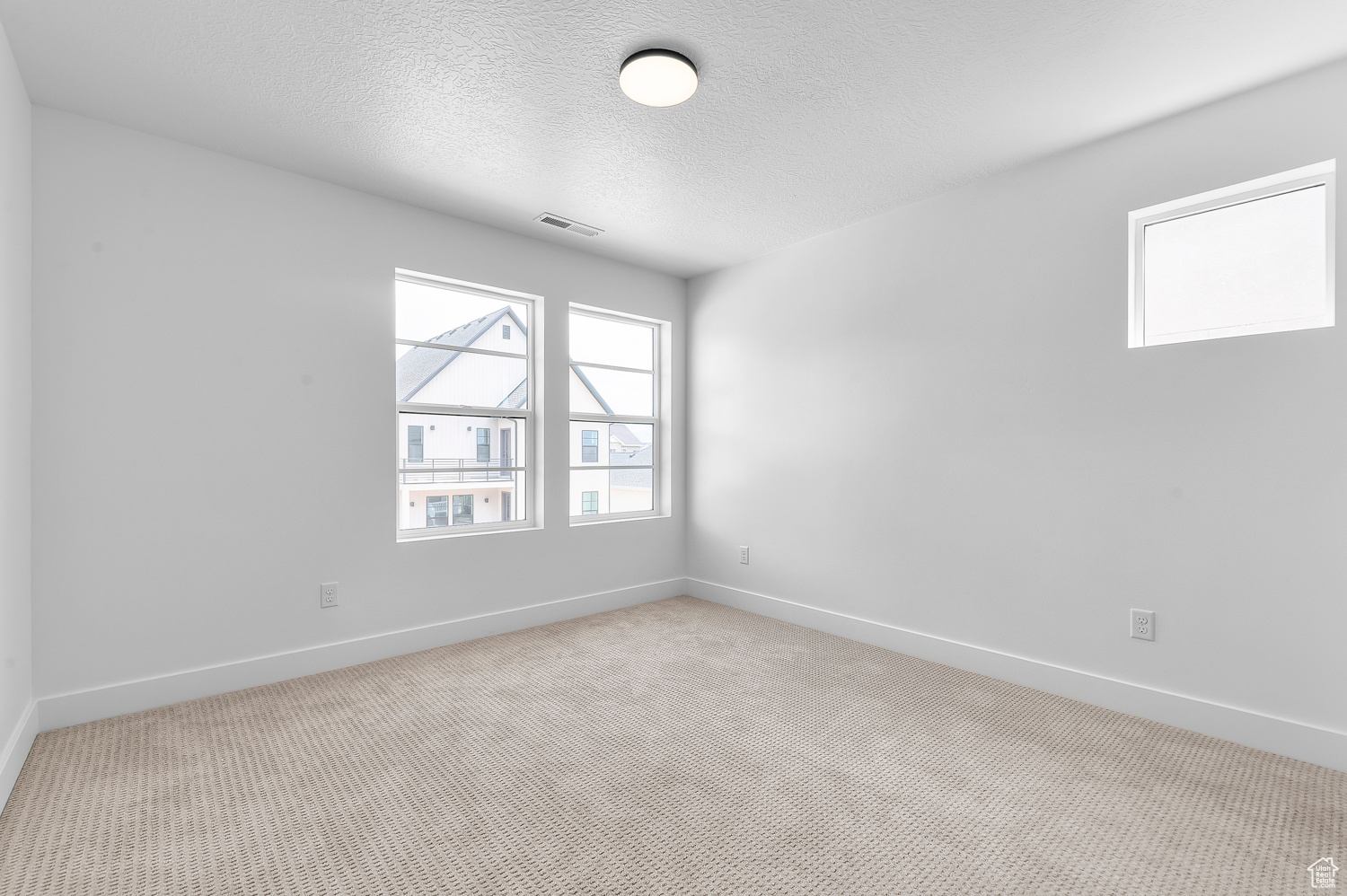 BROADVIEW SHORES COTTAGES 745 - Residential