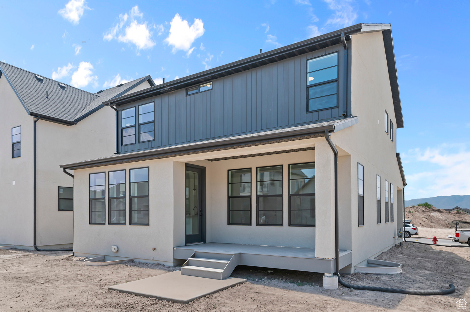 BROADVIEW SHORES COTTAGES 745 - Residential