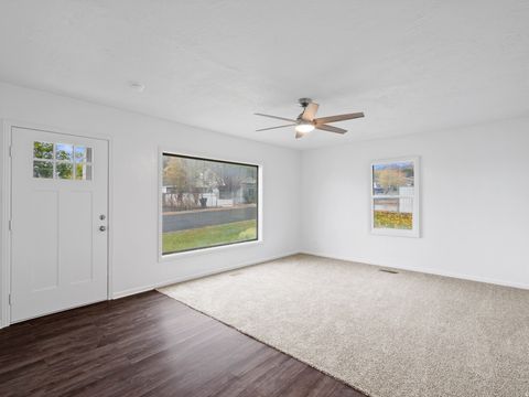 Tiny photo for 757 W 3200 S, Bountiful, UT 84010 (MLS # 2119897)