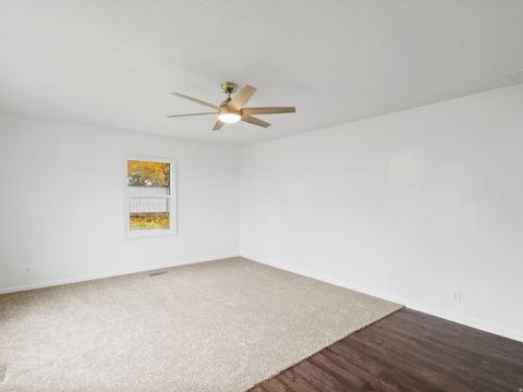 Tiny photo for 757 W 3200 S, Bountiful, UT 84010 (MLS # 2119897)
