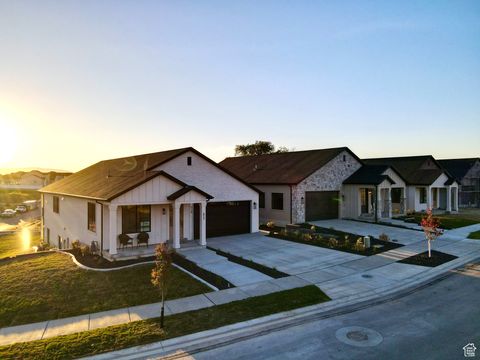 Tiny photo for 683 N HERITAGE ST, Mapleton, UT 84664 (MLS # 2092745)