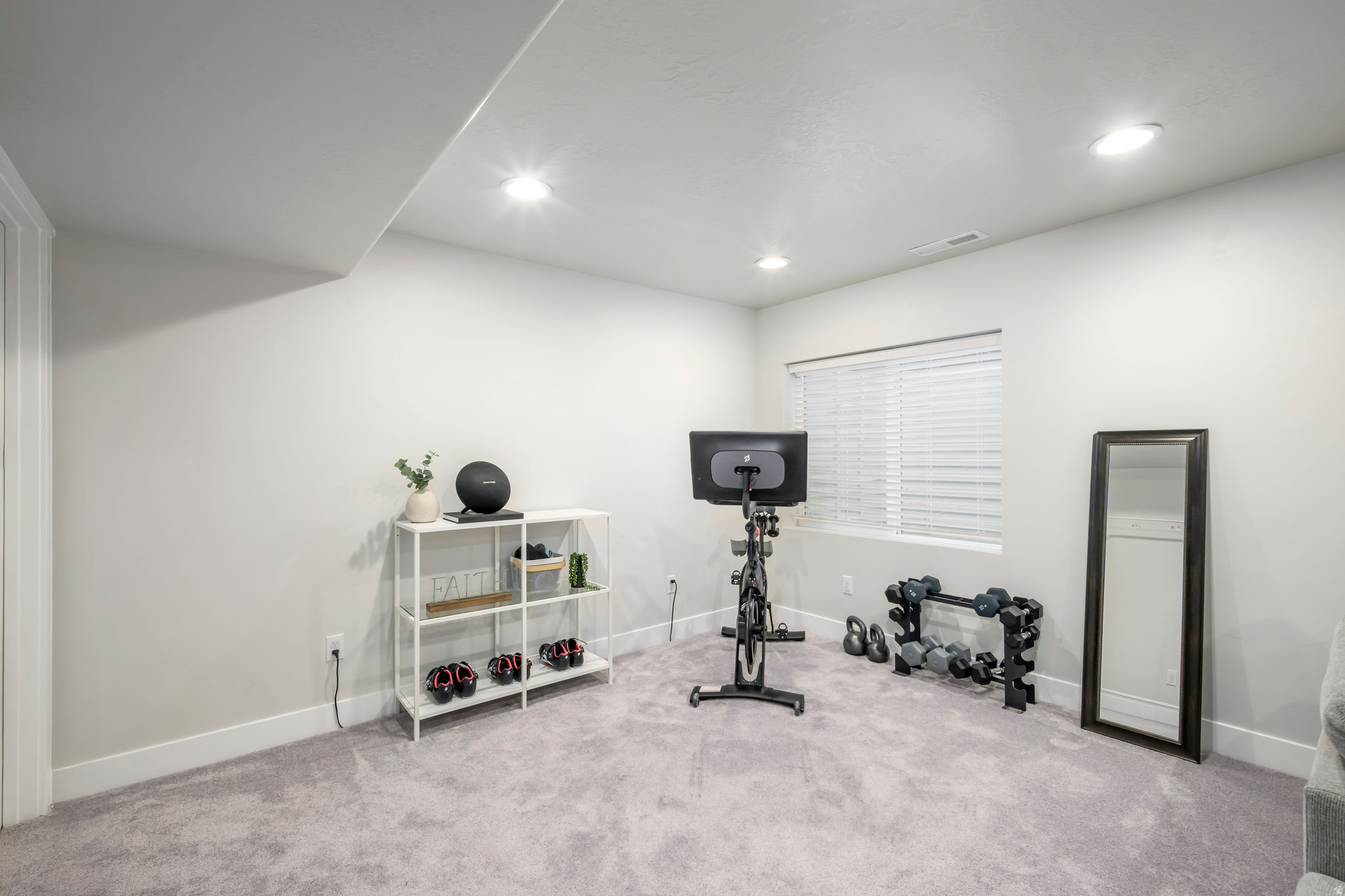 SHADOW RUN - Residential