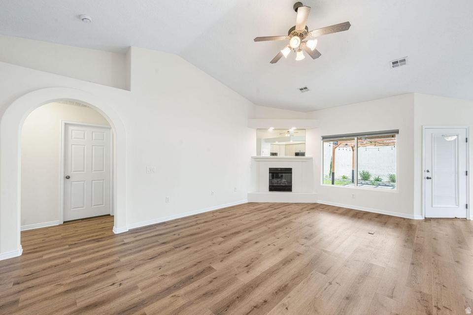 SILVERCREEK TH 2 AMD - Residential