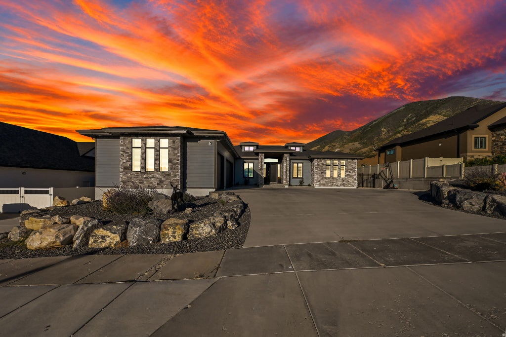 Photo of 365 S CANYON OVERLOOK DR E, Tooele, UT 84074 (MLS # 2185831)