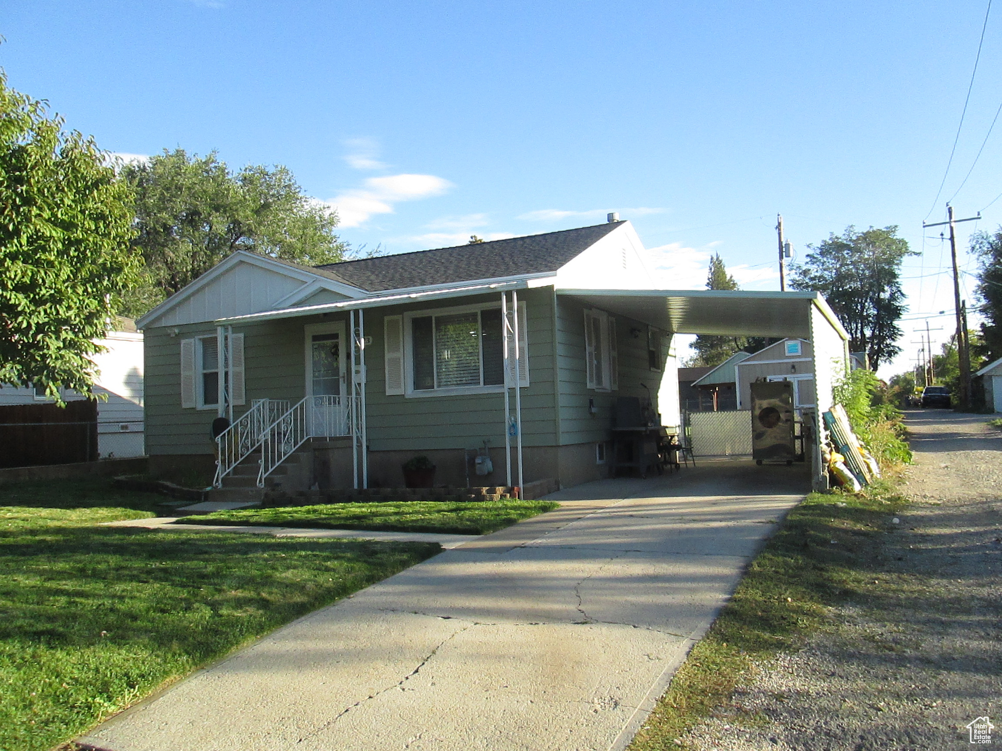 GREAT STARTER HOME ABOVE HARRISON BLVD. SMART HOME TECHNOLOGY. UPDATED KITCHEN WITH GRANITE COUNTERTOPS. MOST APPLIANCES WILL REMAIN. TWO FULL BATHS UPDATED. NEWER FURNACE, AIR CONDITIONER AND WATER HEATER. POSSIBLE ADU IN BASEMENT.